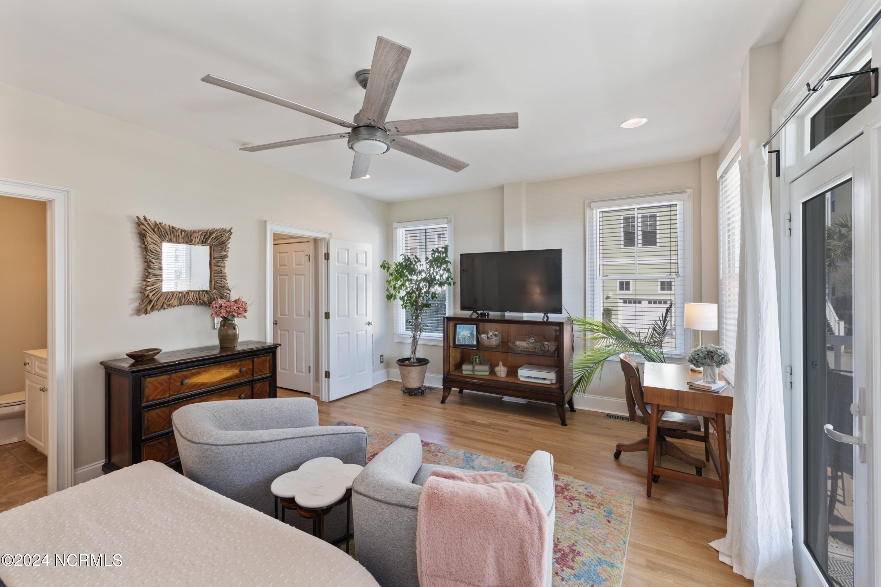 1528 Island Marina Drive