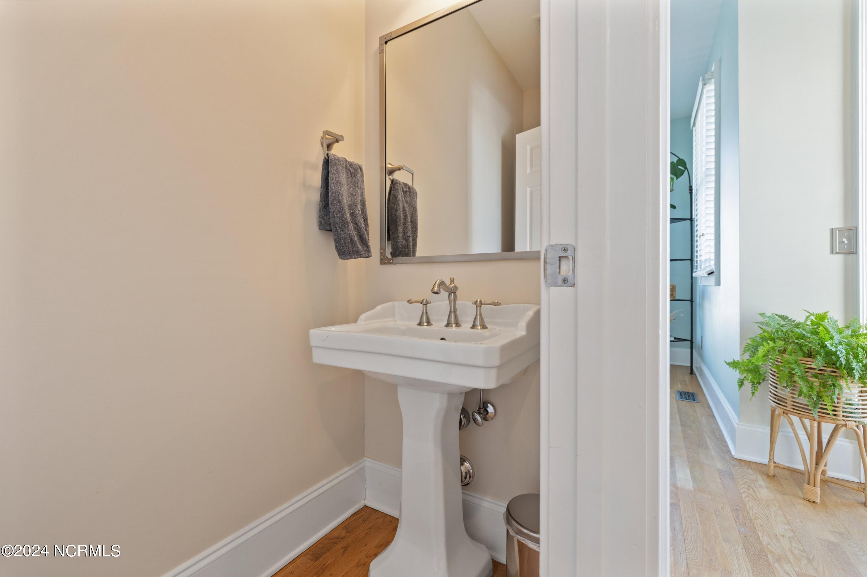 1528 Island Marina Drive