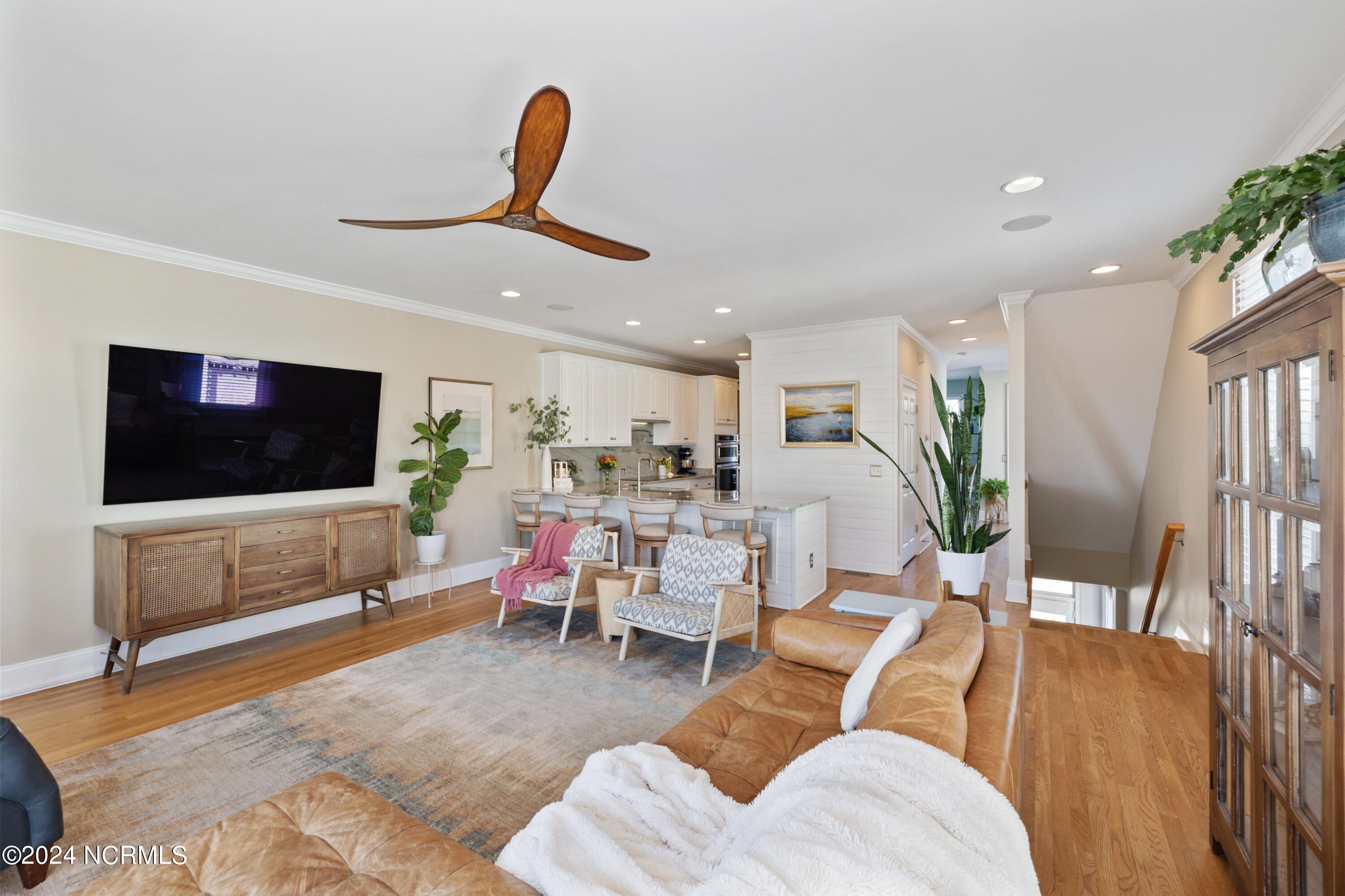 1528 Island Marina Drive