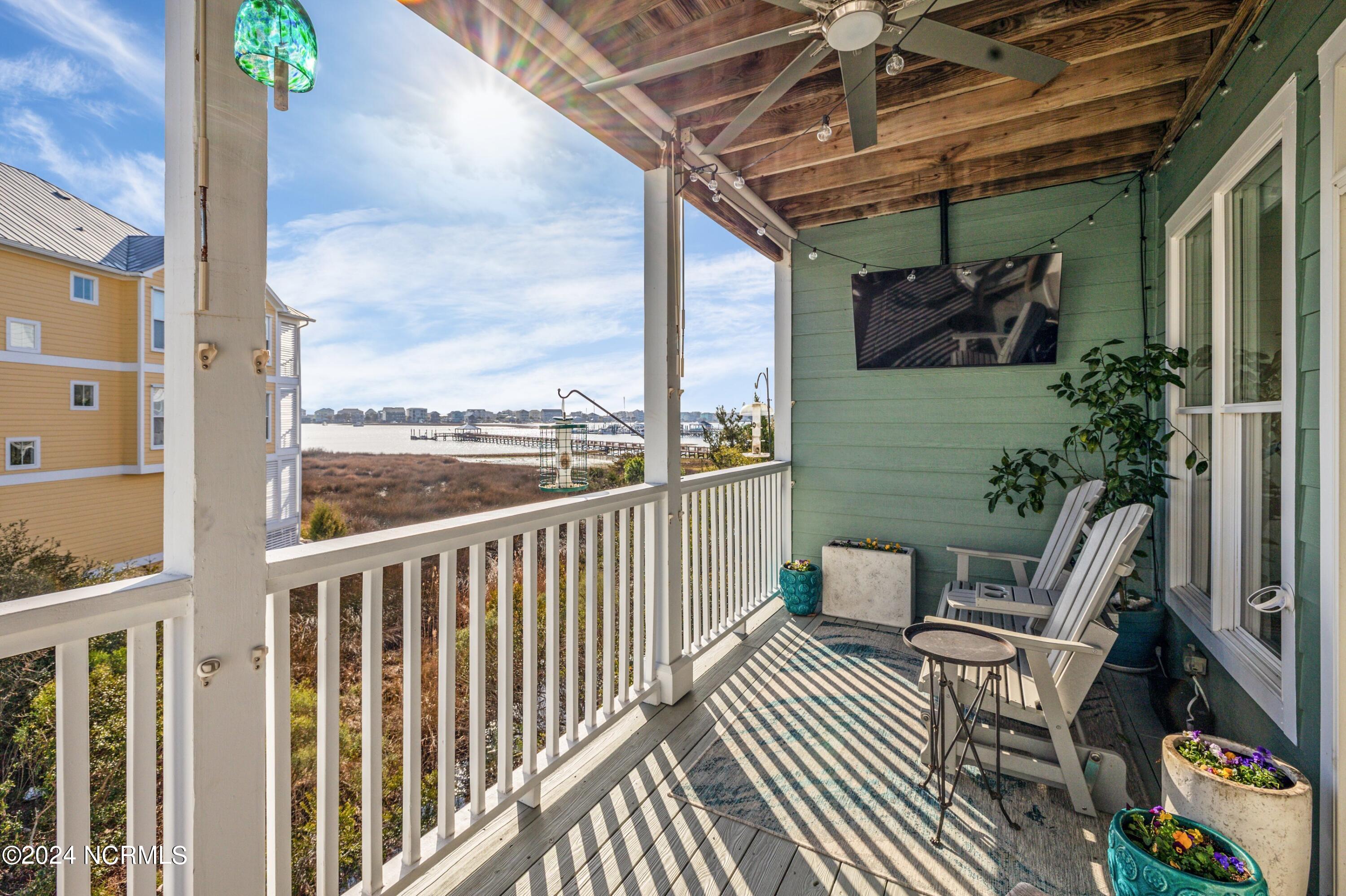 1528 Island Marina Drive