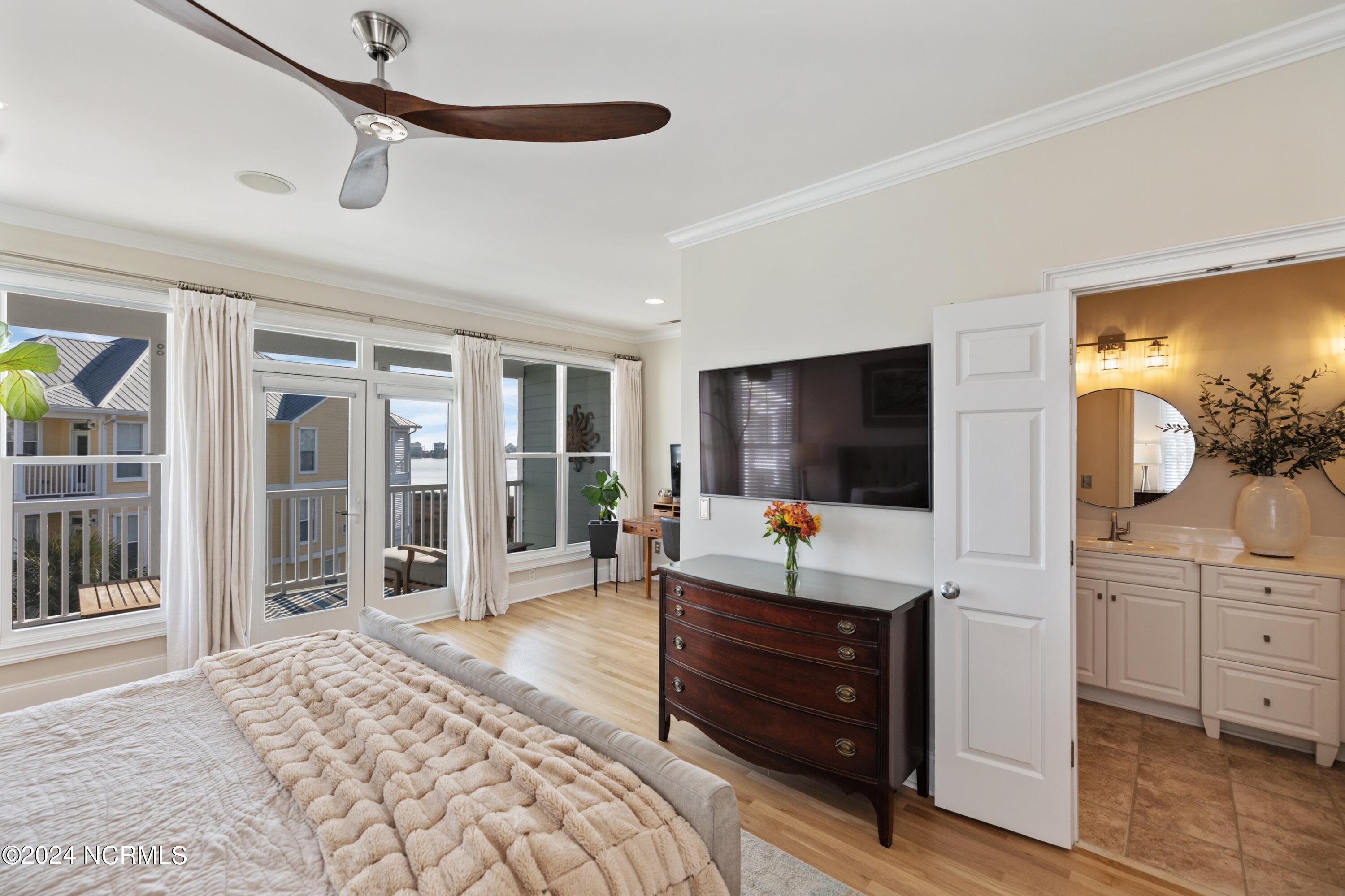 1528 Island Marina Drive