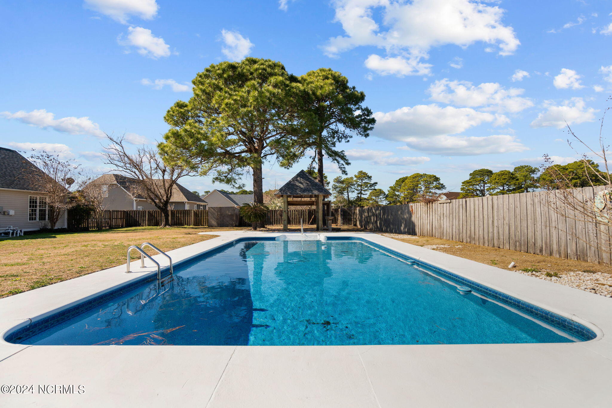 6113 Sentry Oaks Drive