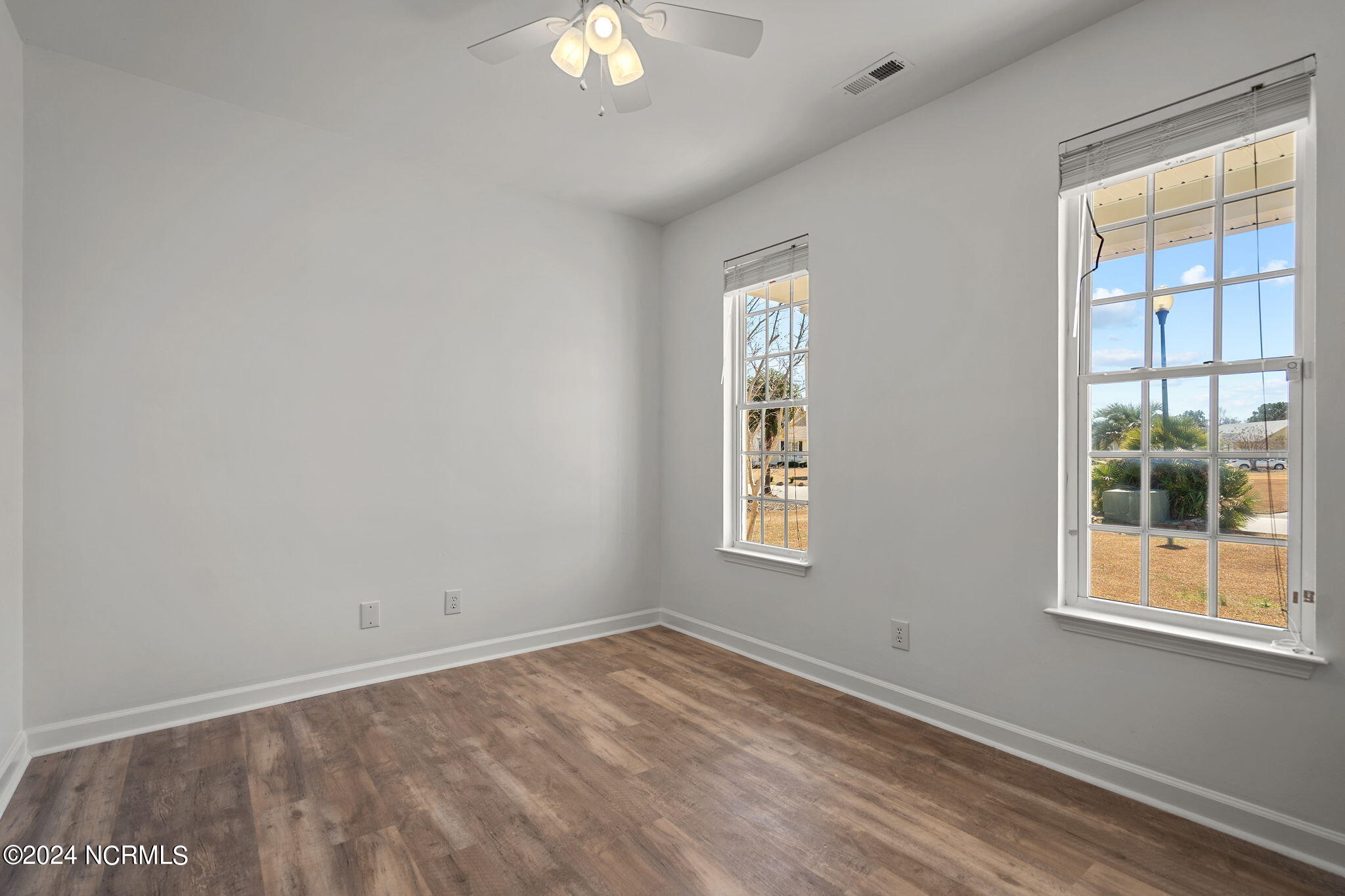 6113 Sentry Oaks Drive