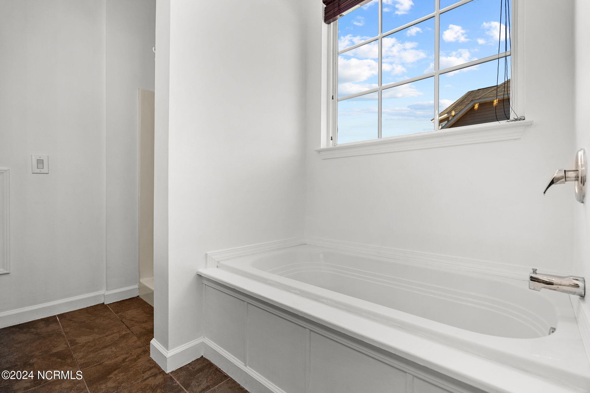 6113 Sentry Oaks Drive