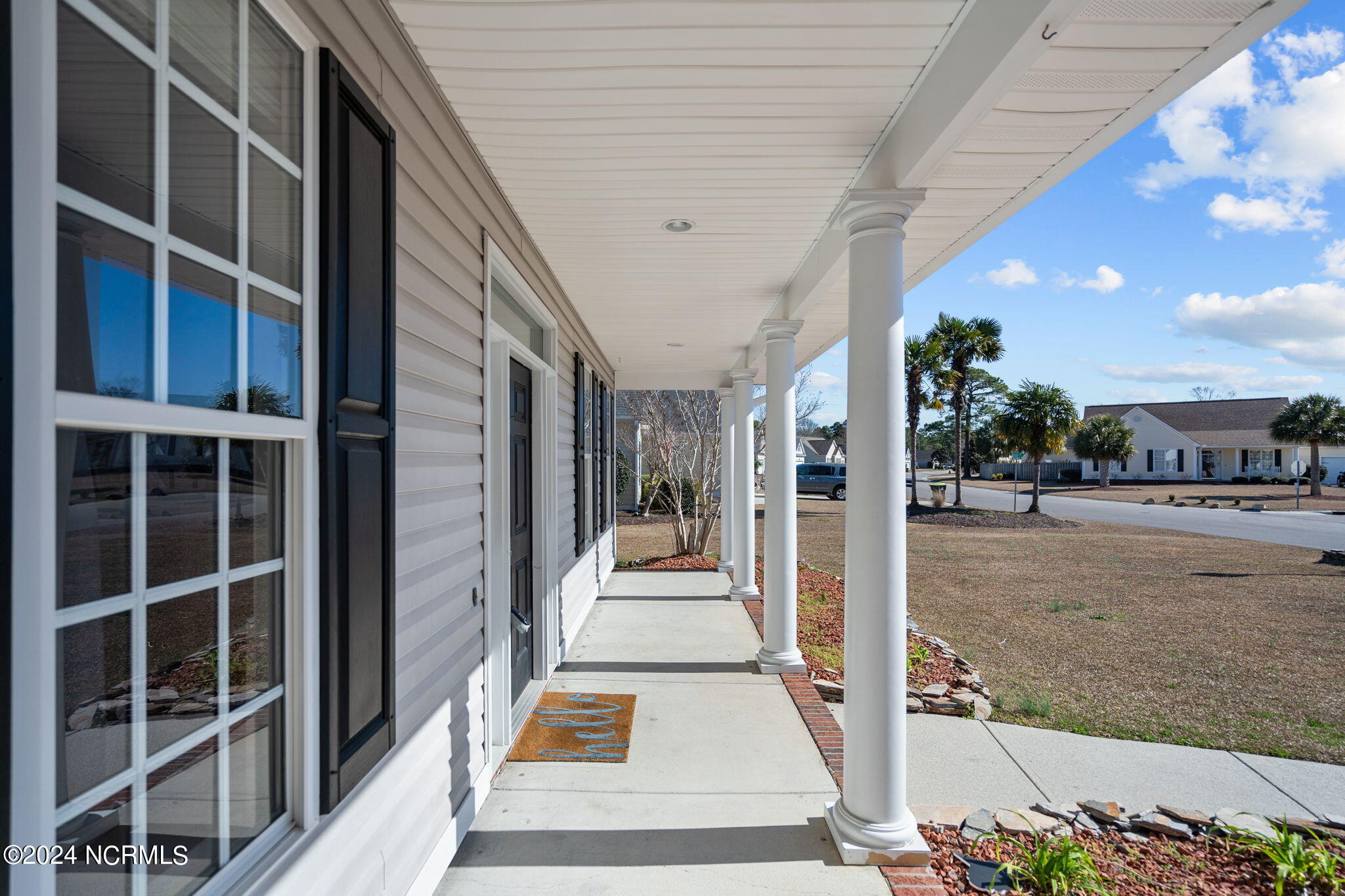 6113 Sentry Oaks Drive