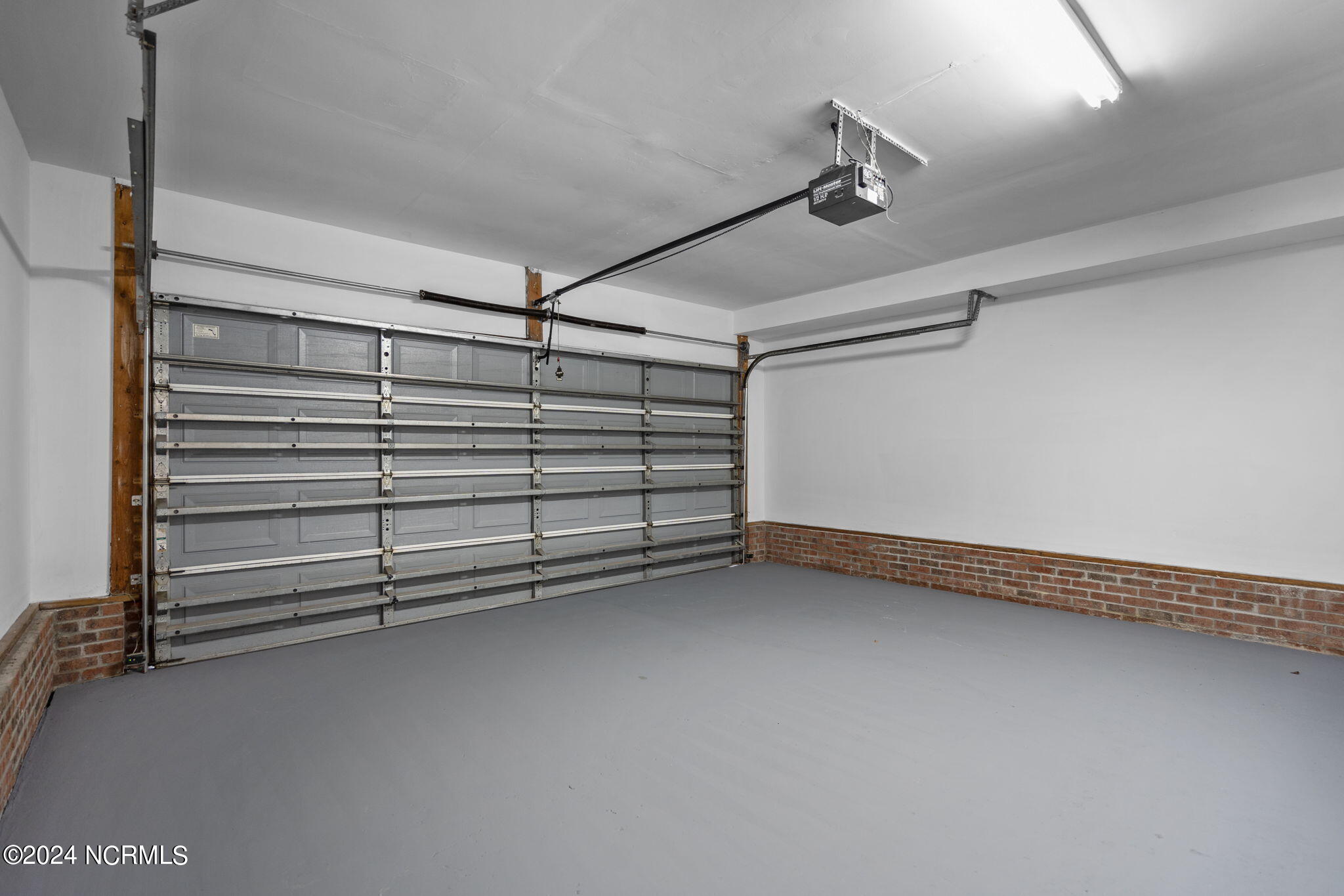 6113 Sentry Oaks Drive