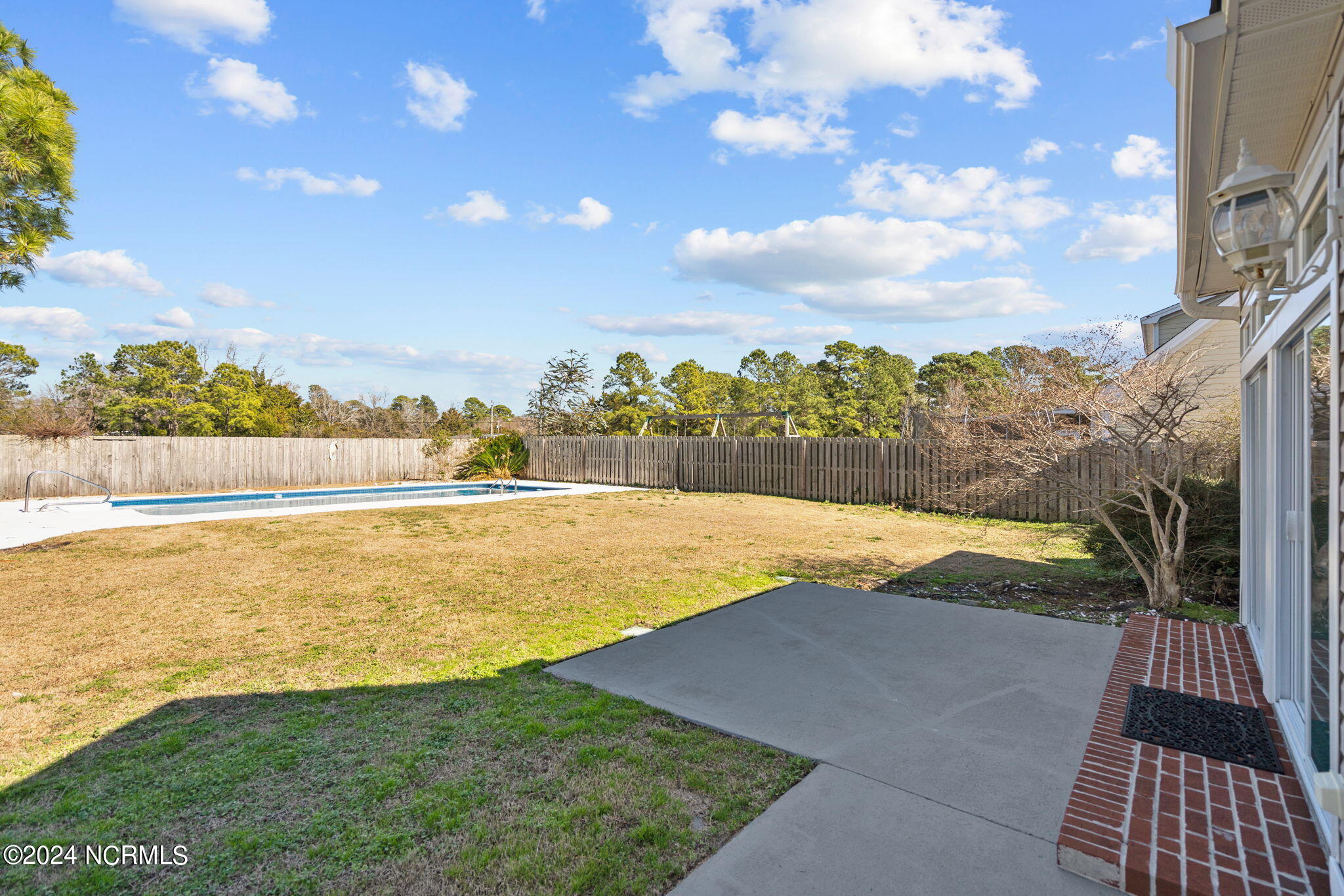 6113 Sentry Oaks Drive