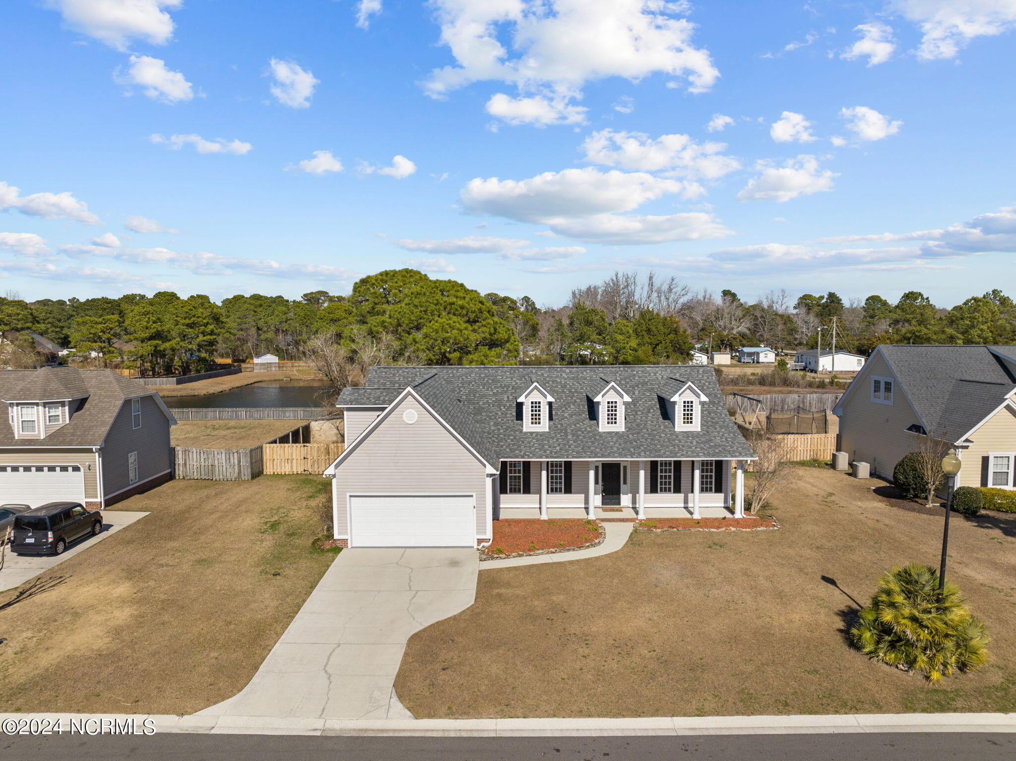 6113 Sentry Oaks Drive