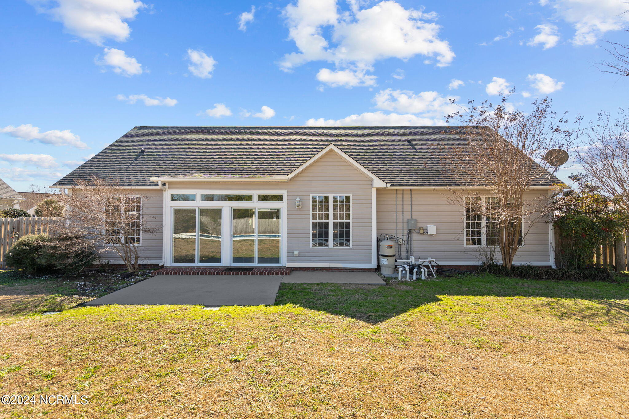 6113 Sentry Oaks Drive