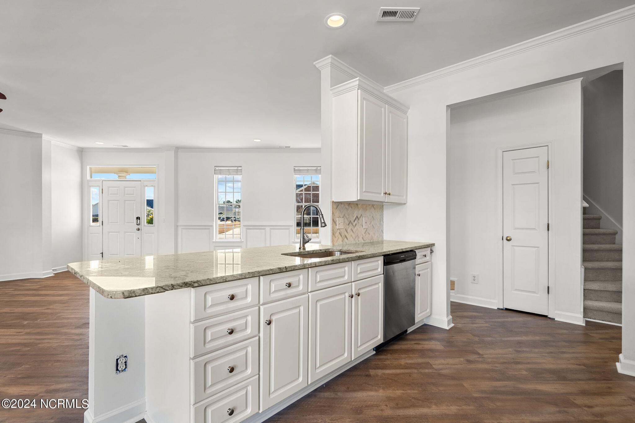 6113 Sentry Oaks Drive