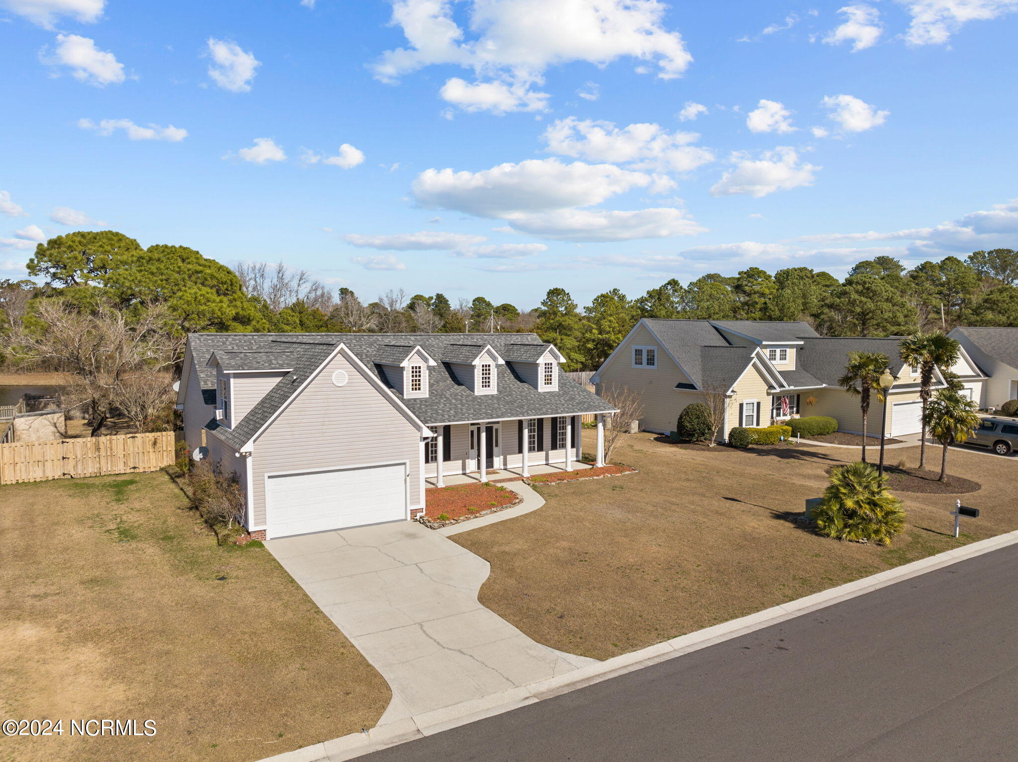 6113 Sentry Oaks Drive