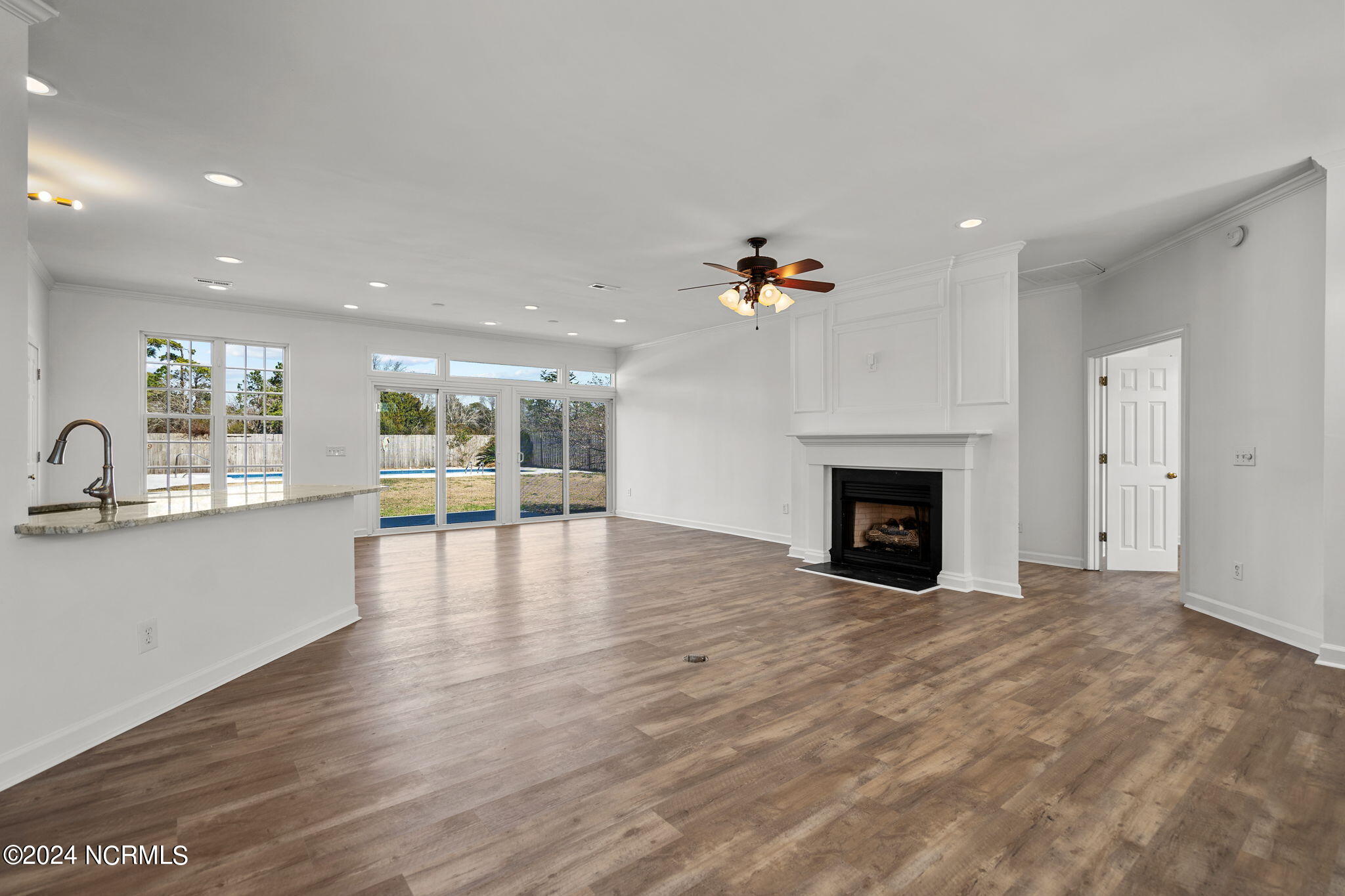 6113 Sentry Oaks Drive