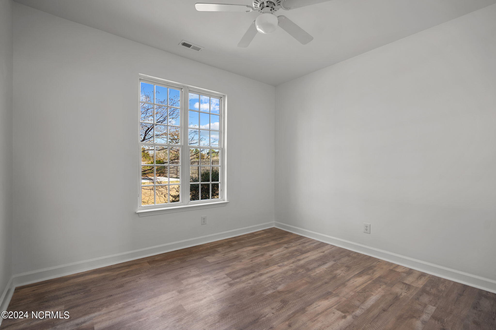 6113 Sentry Oaks Drive