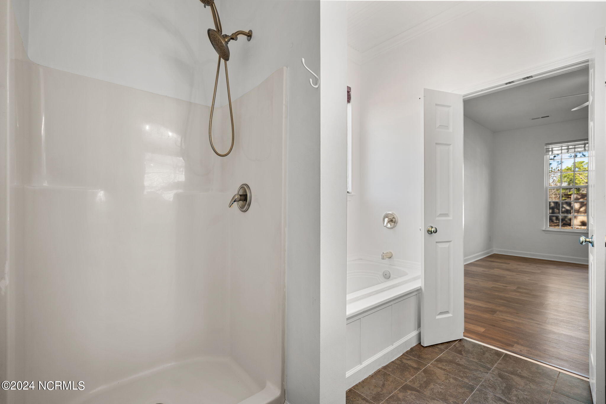 6113 Sentry Oaks Drive