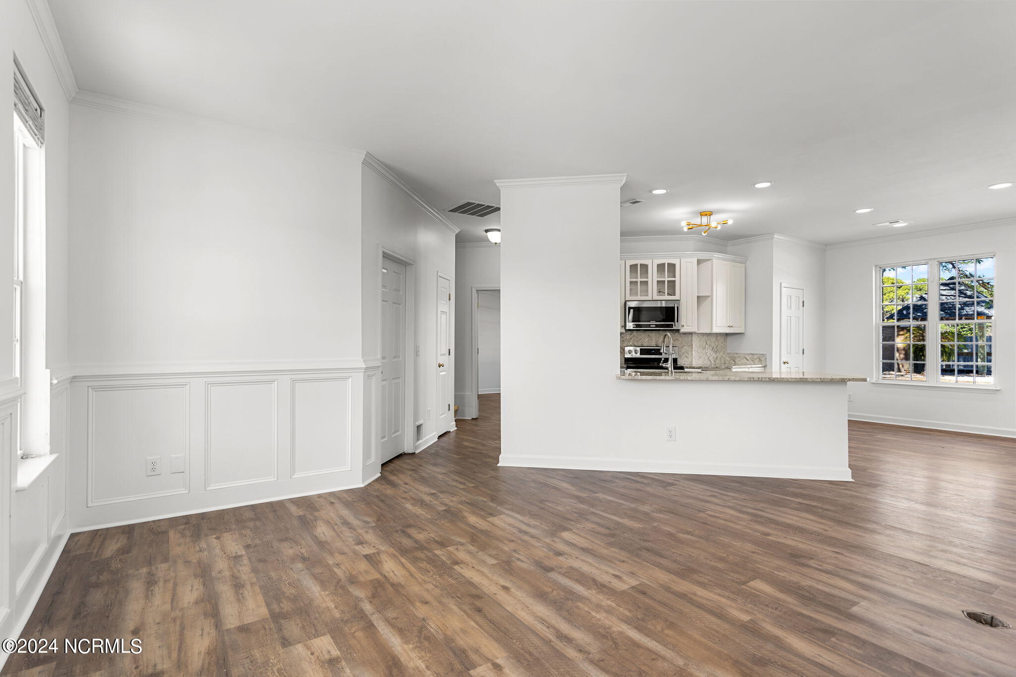 6113 Sentry Oaks Drive