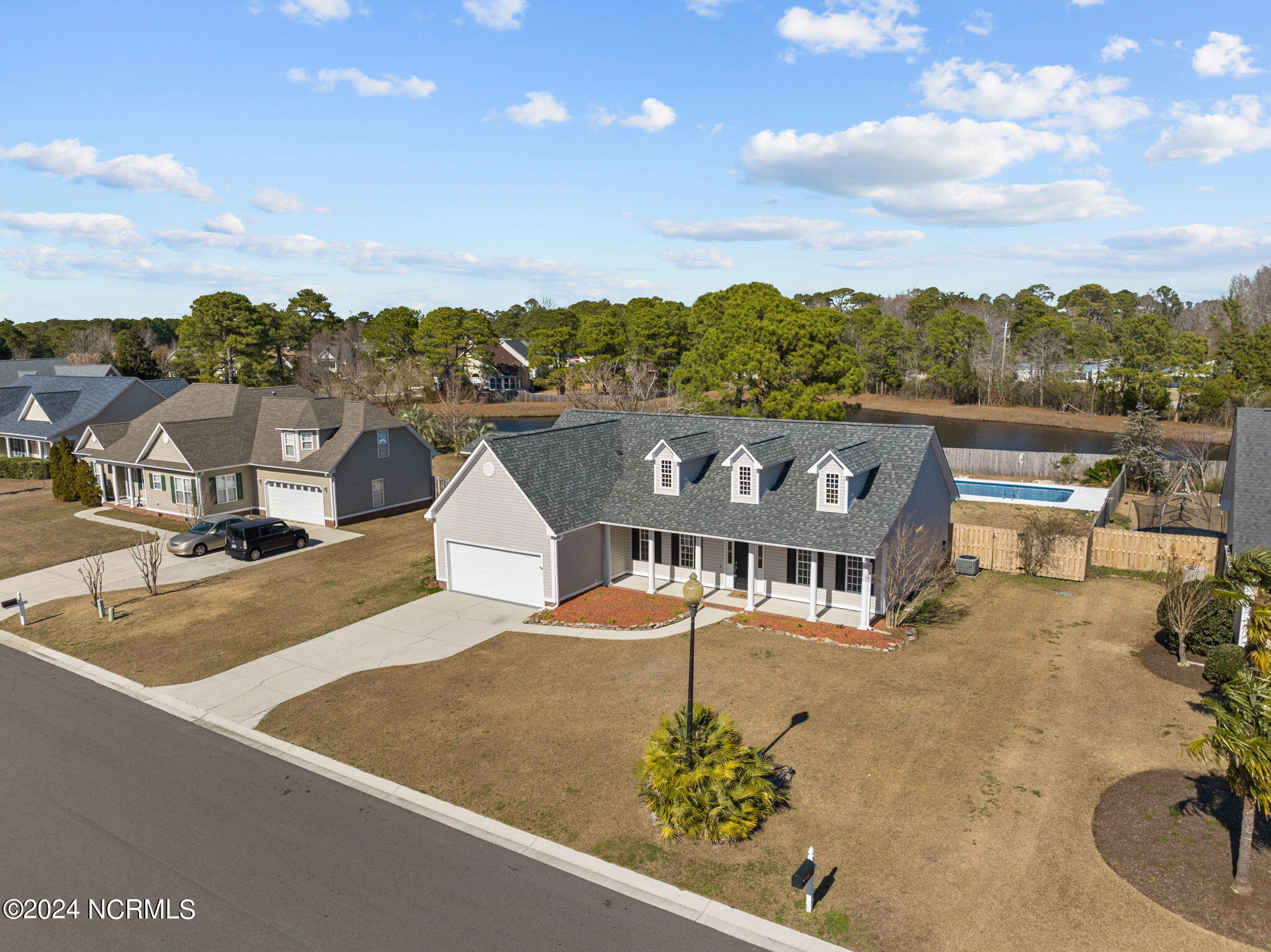 6113 Sentry Oaks Drive