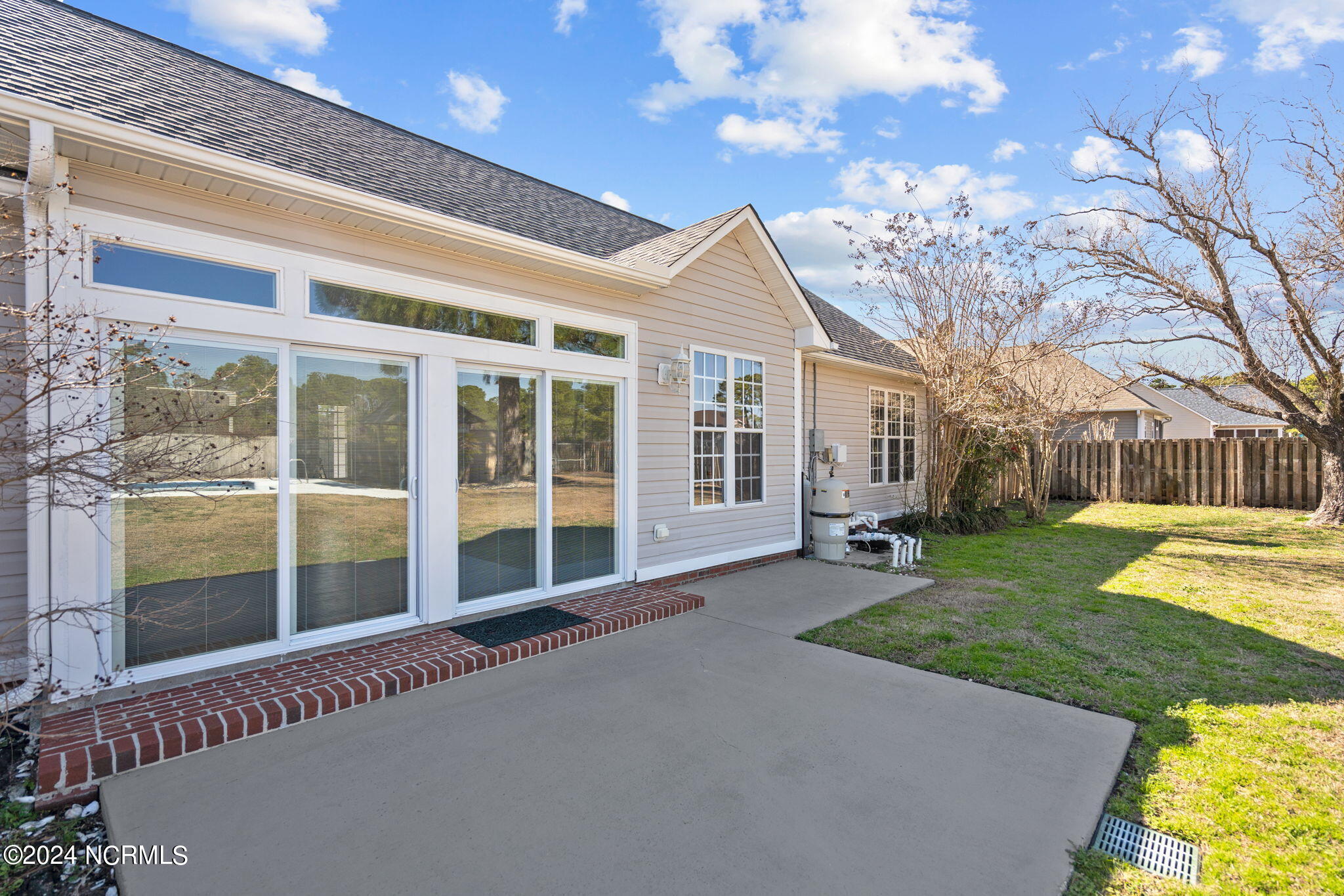 6113 Sentry Oaks Drive