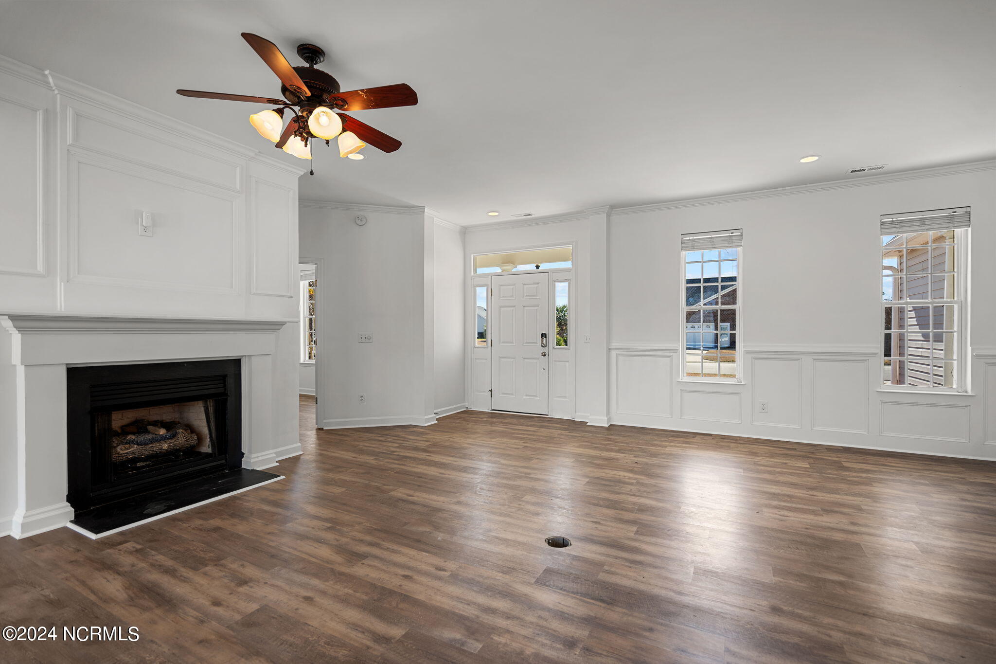 6113 Sentry Oaks Drive