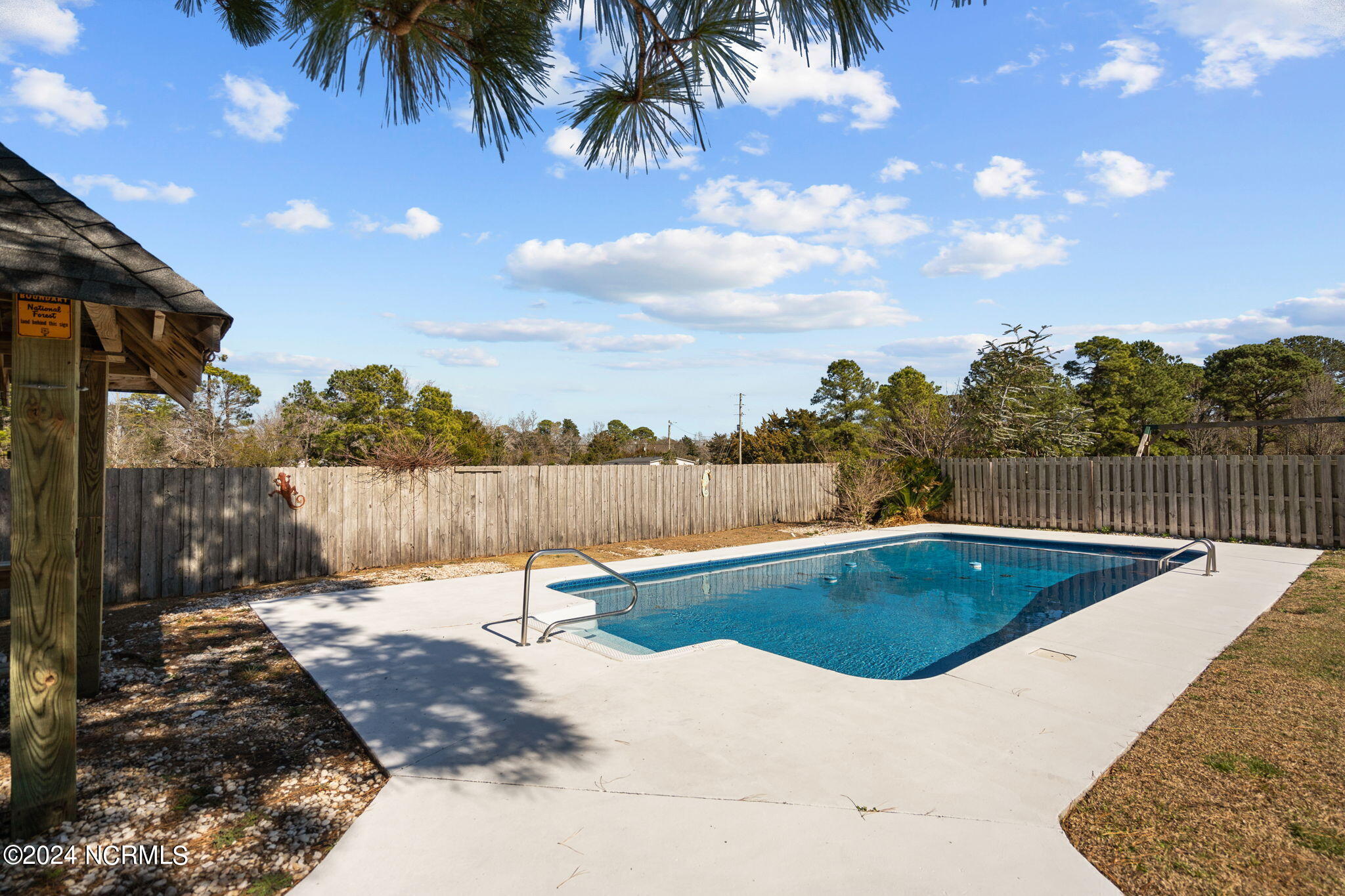 6113 Sentry Oaks Drive