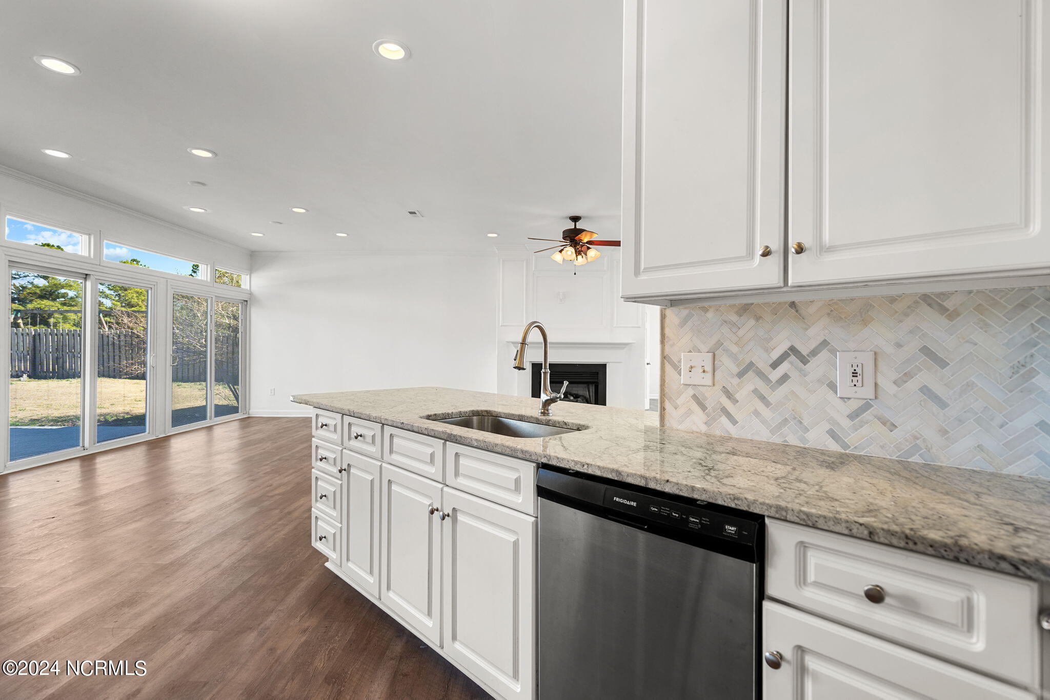 6113 Sentry Oaks Drive