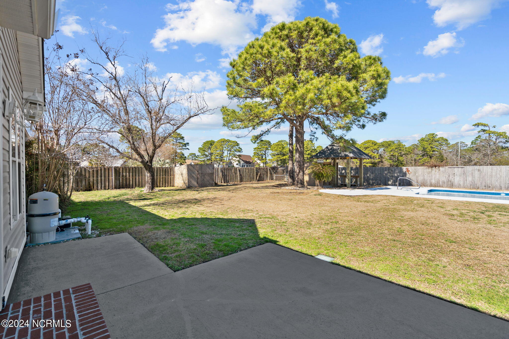 6113 Sentry Oaks Drive