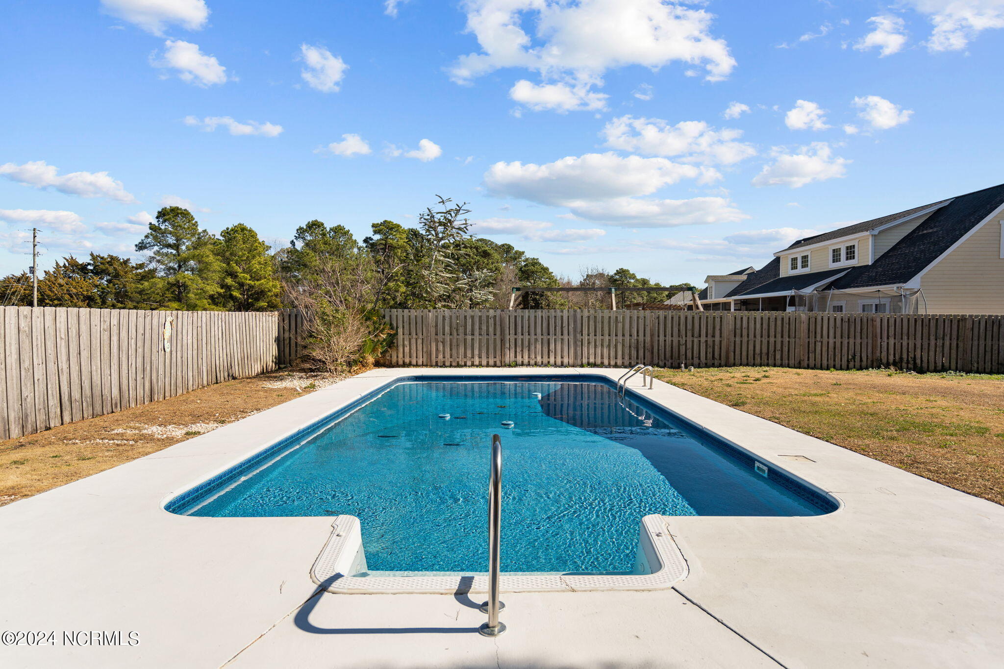 6113 Sentry Oaks Drive