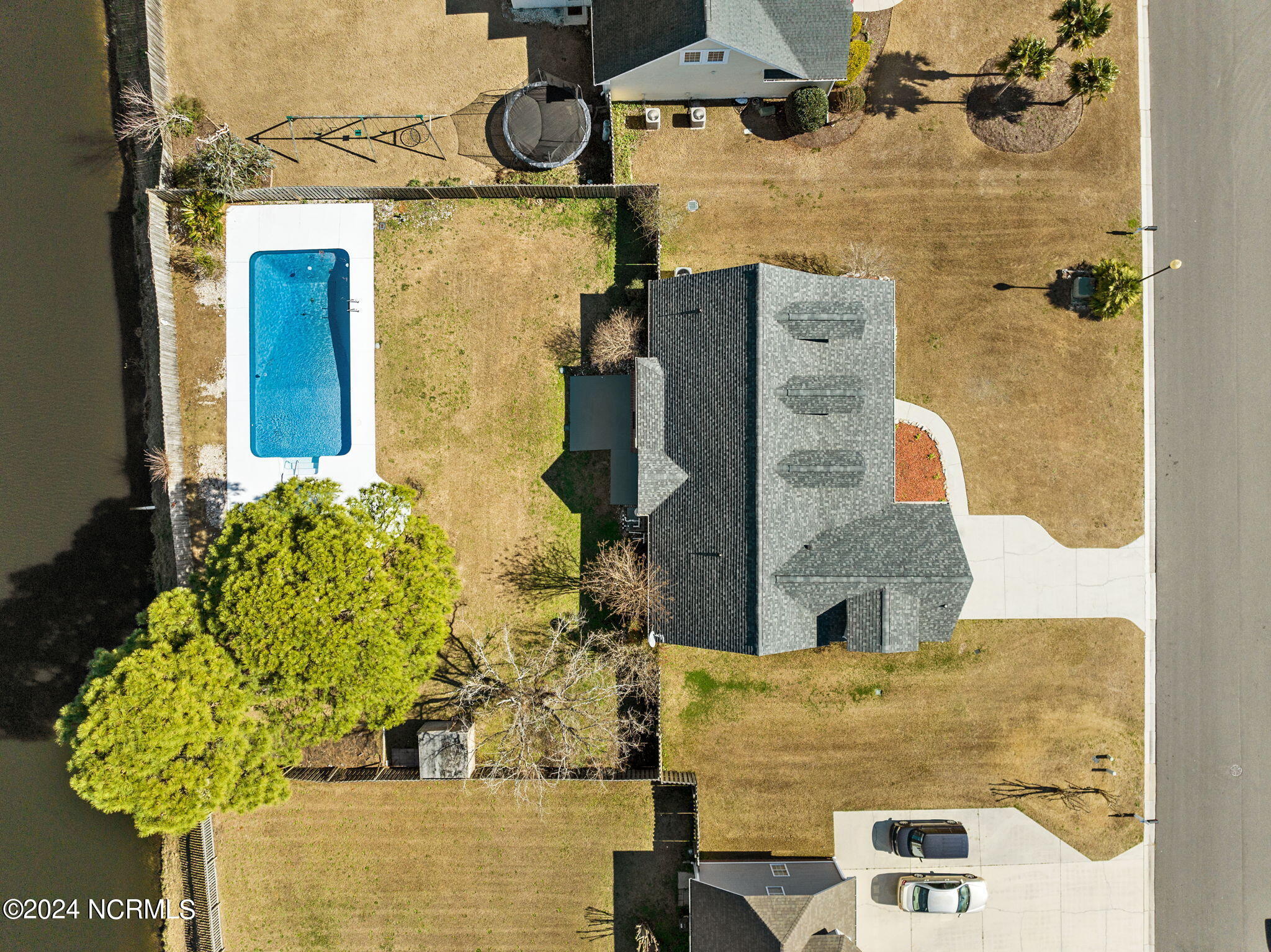 6113 Sentry Oaks Drive