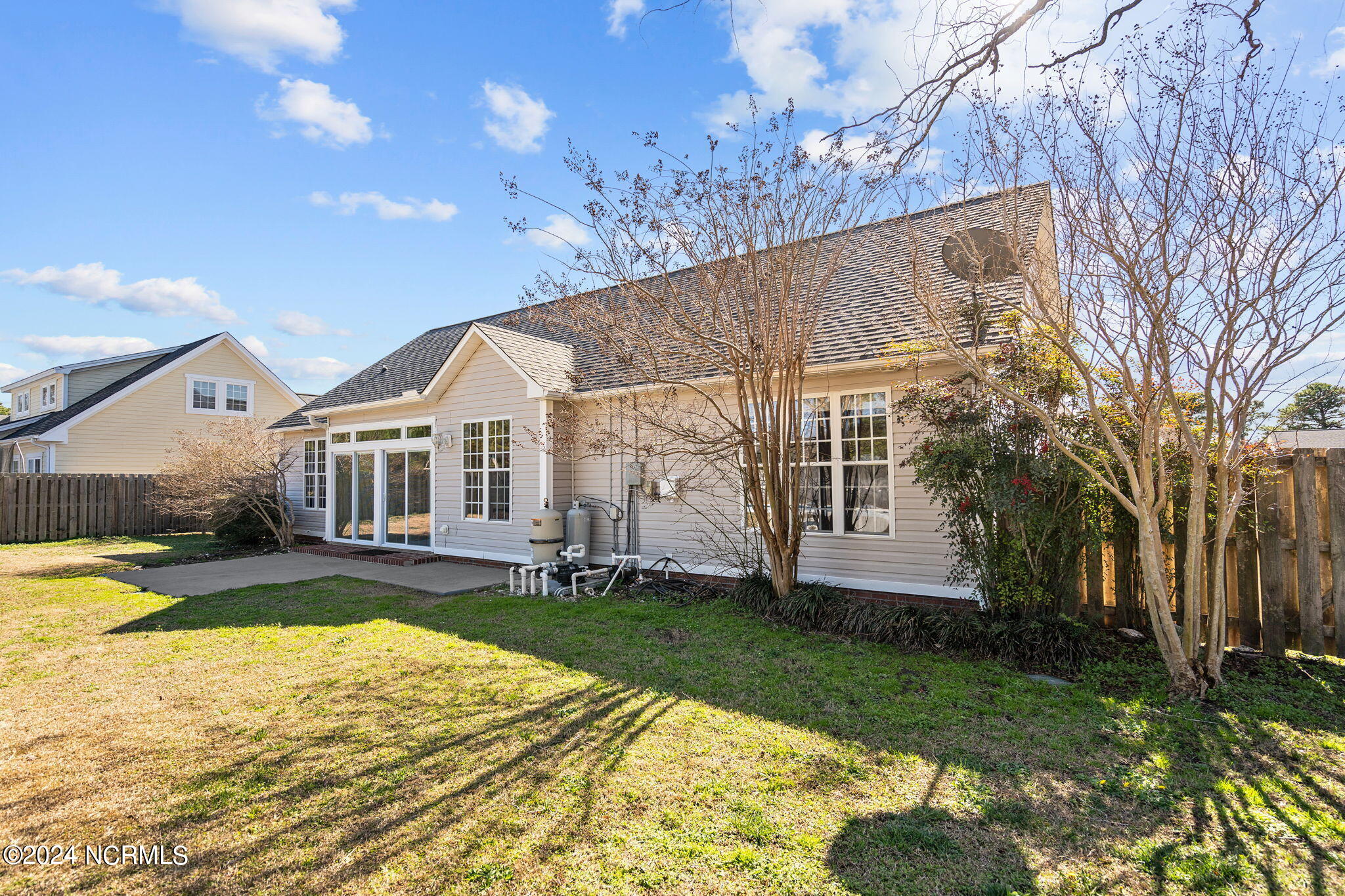 6113 Sentry Oaks Drive