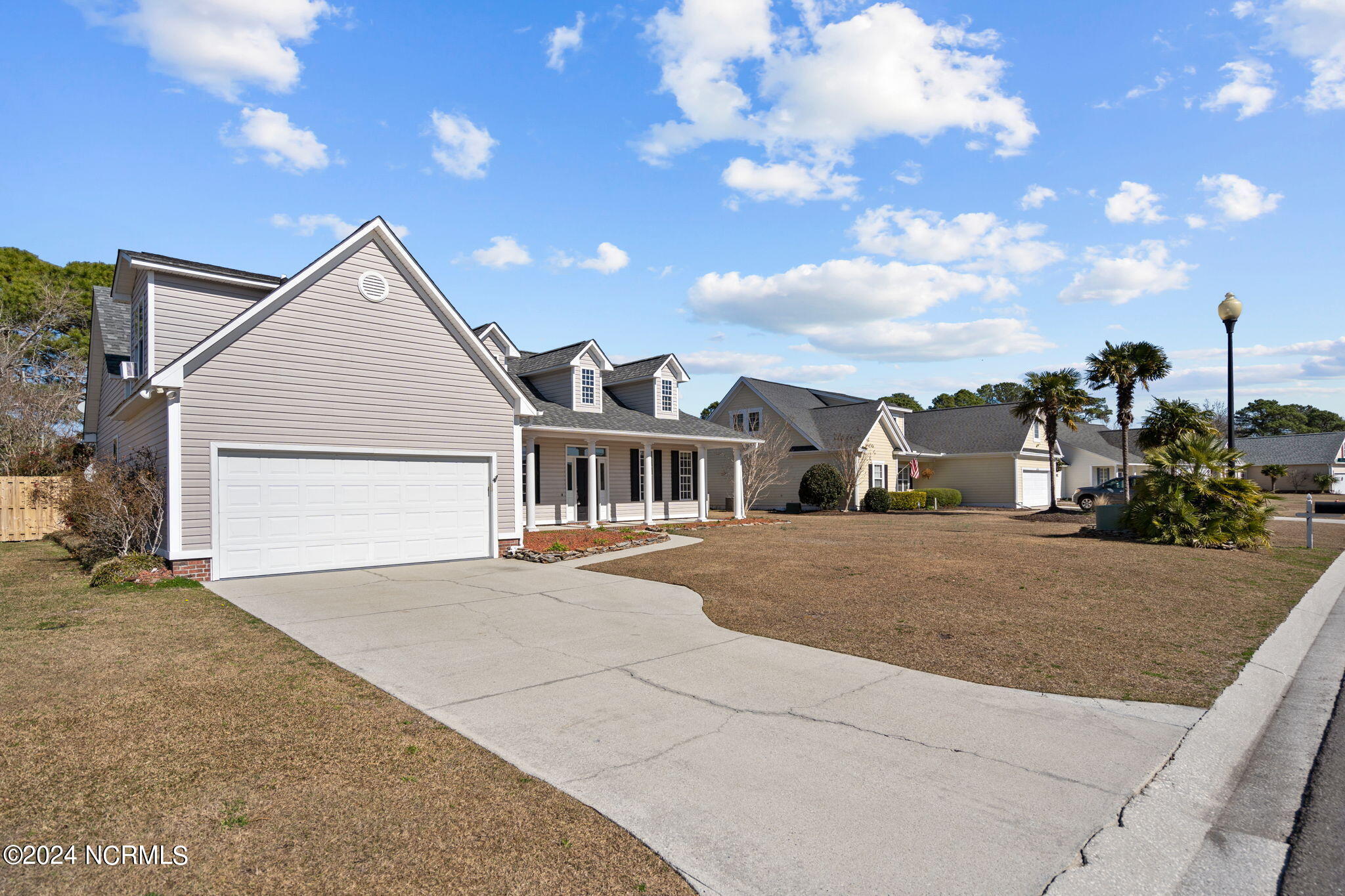 6113 Sentry Oaks Drive