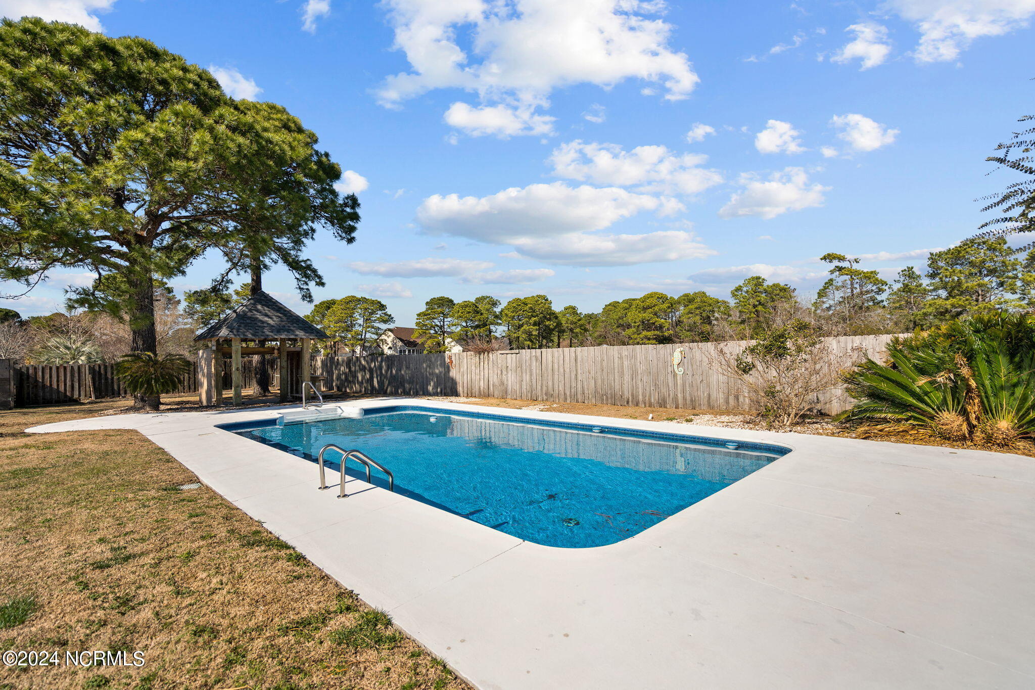 6113 Sentry Oaks Drive