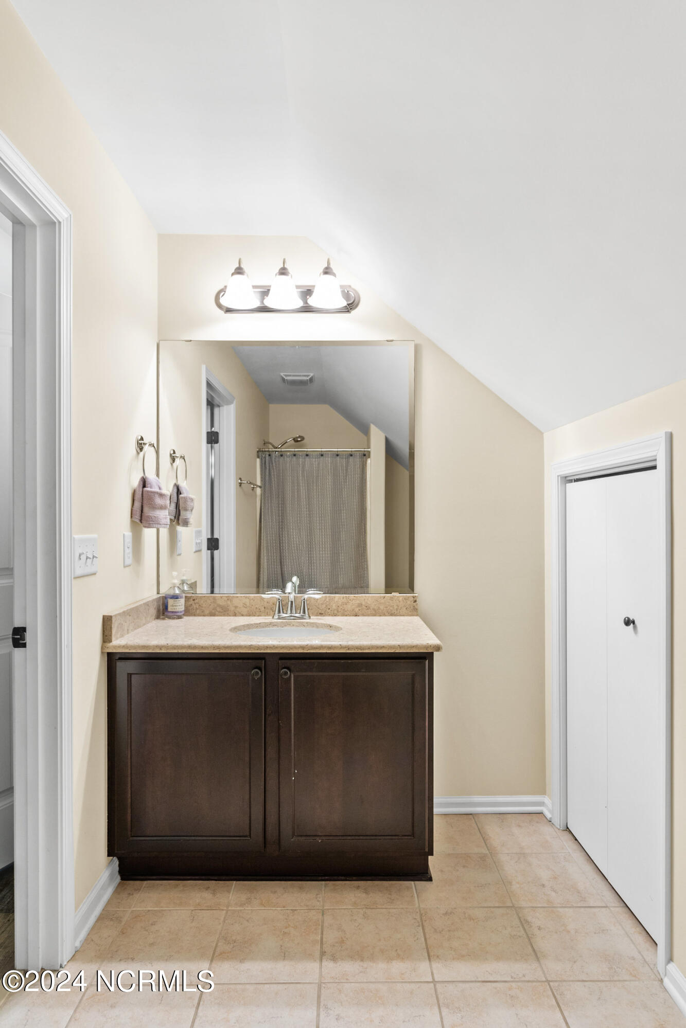 4906 Glennburn Court