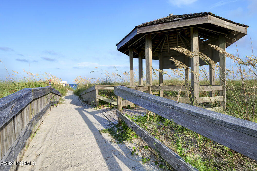 802 Carolina Beach Avenue S