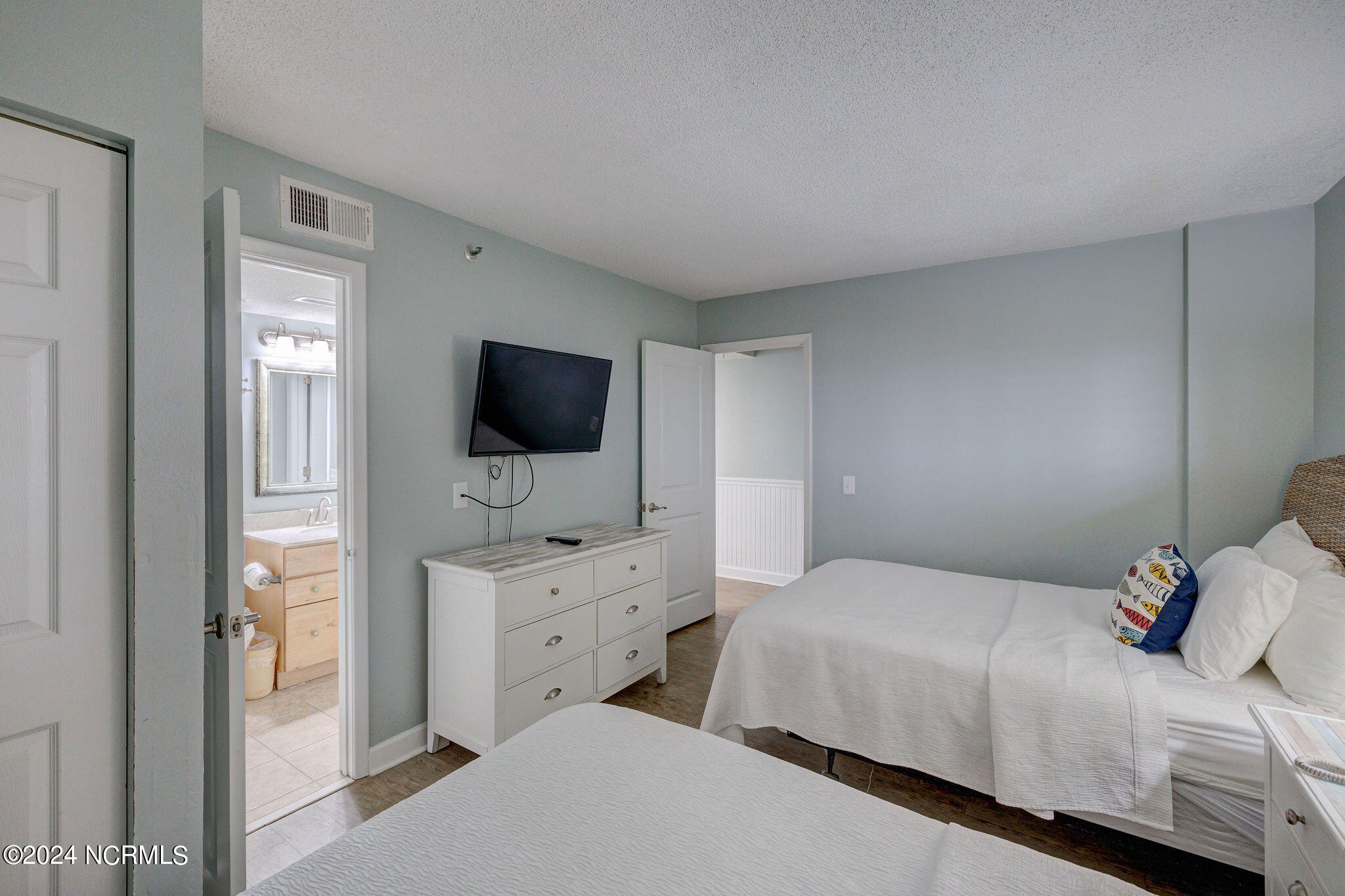 2700 N Lumina Avenue N Unit 410