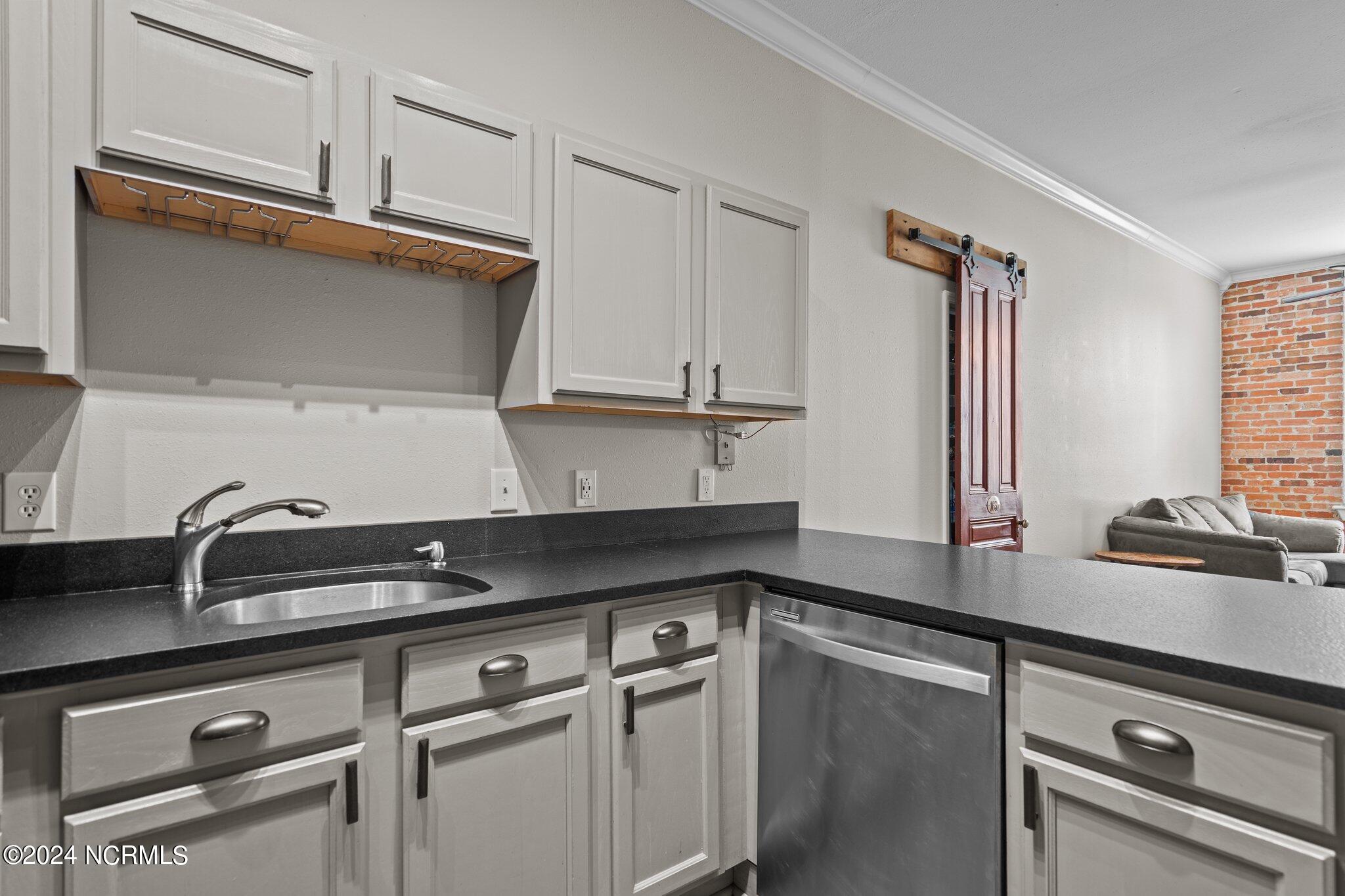 304 N Front Street, Apt M