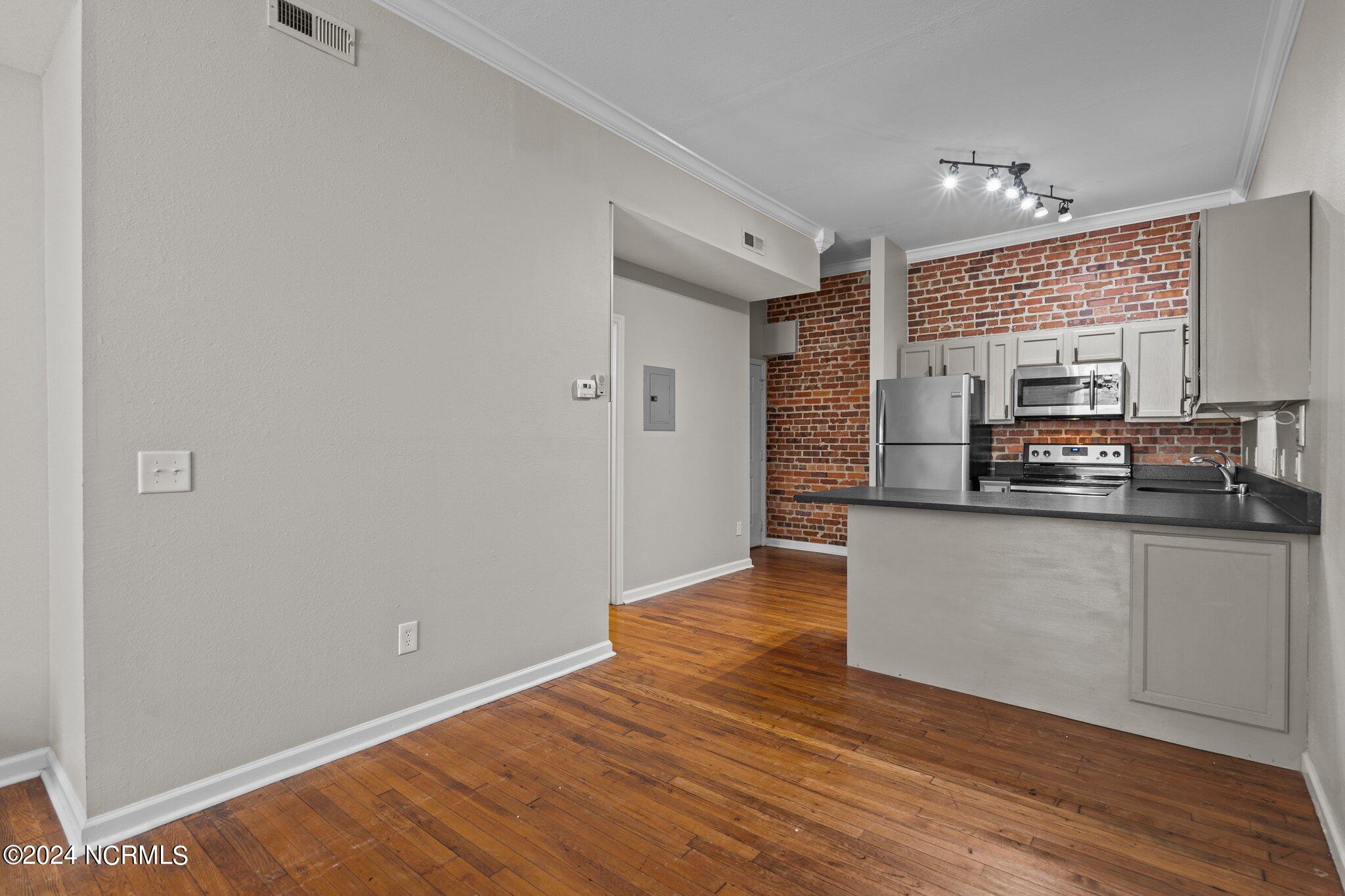 304 N Front Street, Apt M