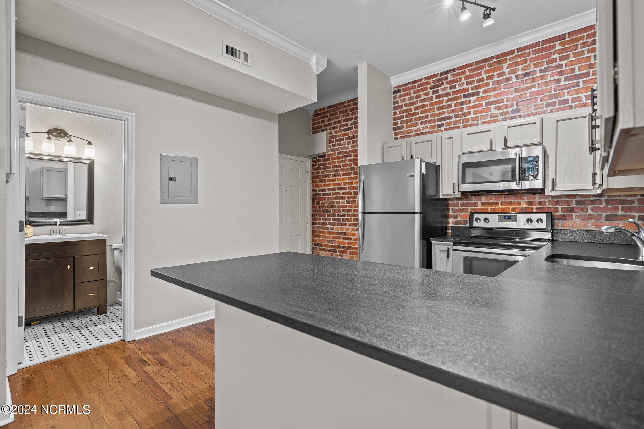 304 N Front Street, Apt M