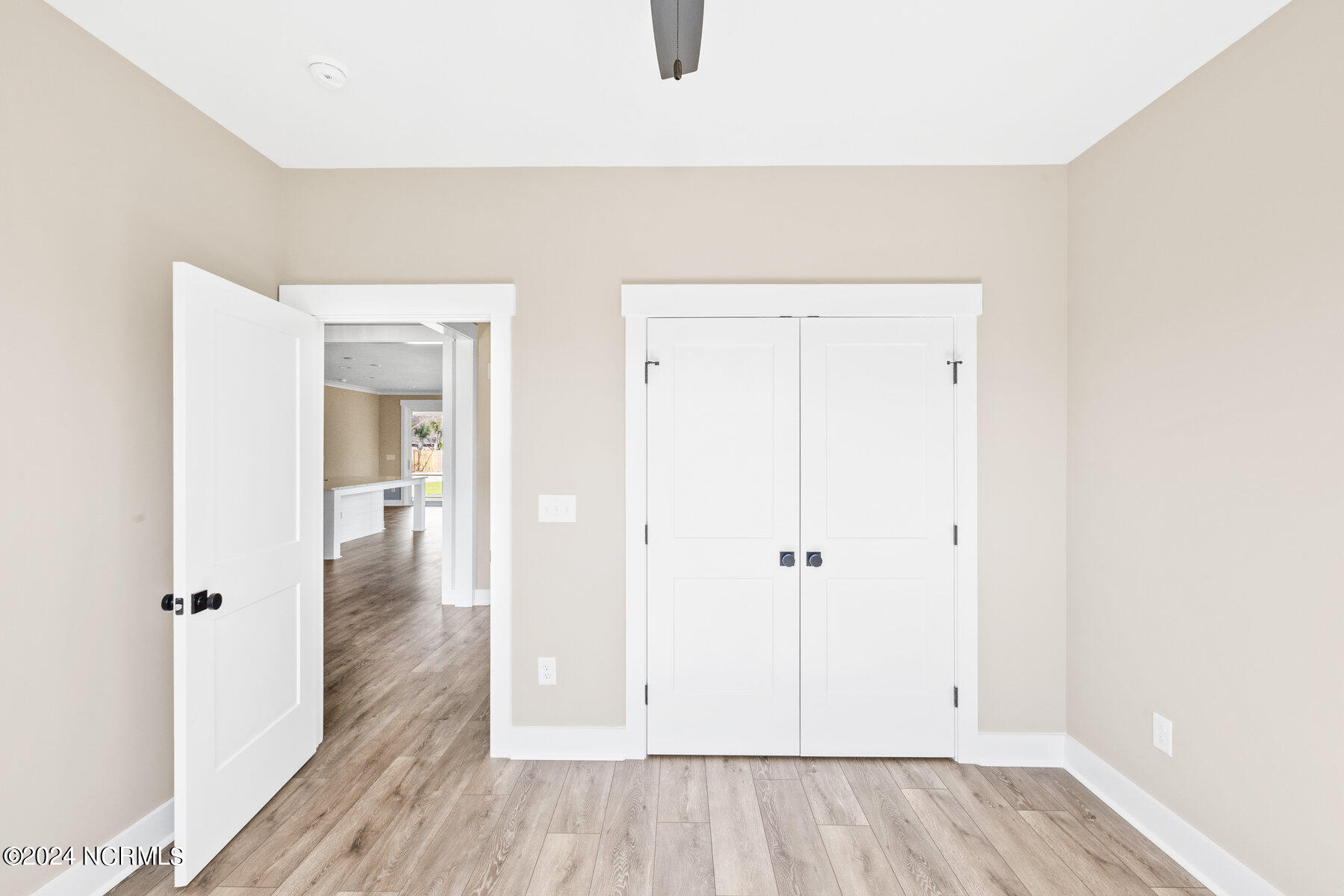 5216 Lone Eagle Court