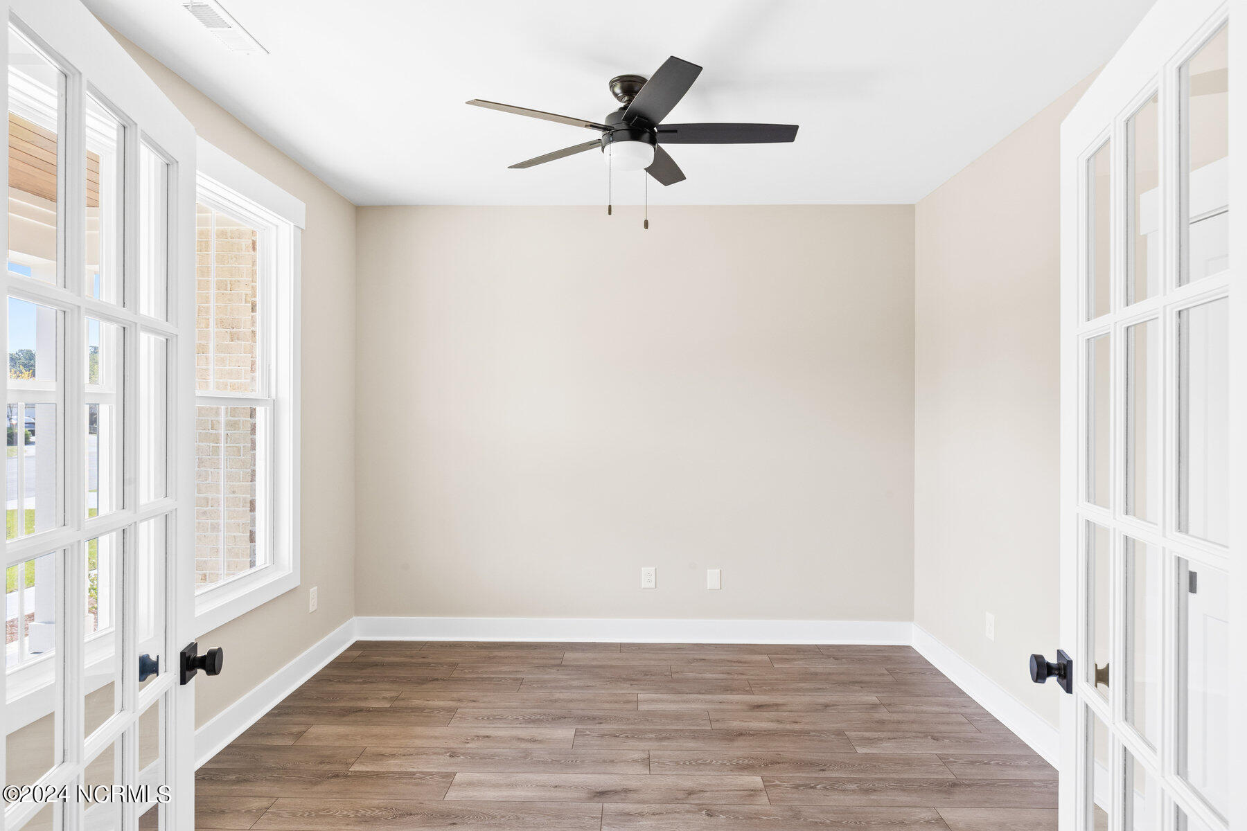 5216 Lone Eagle Court