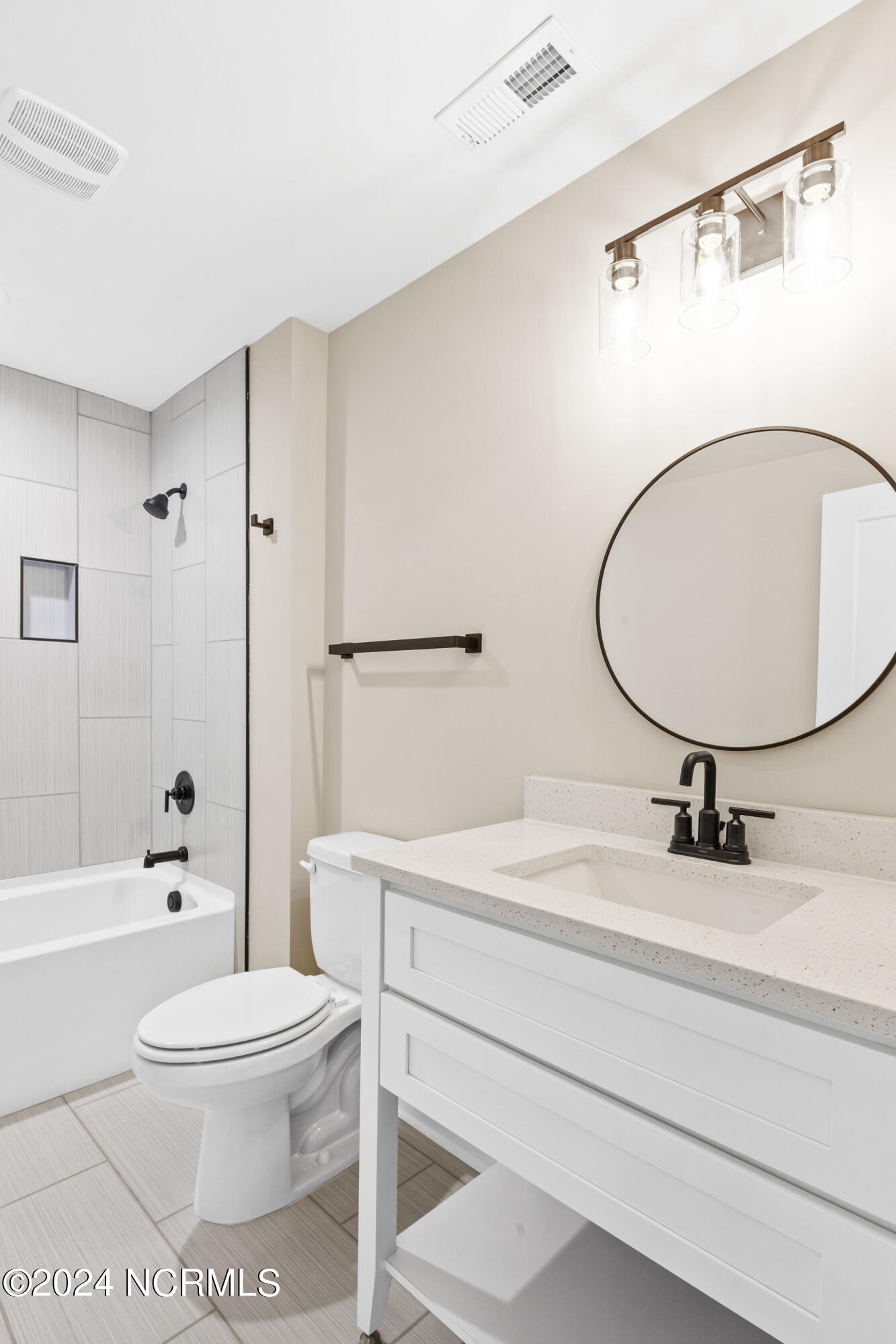 5216 Lone Eagle Court