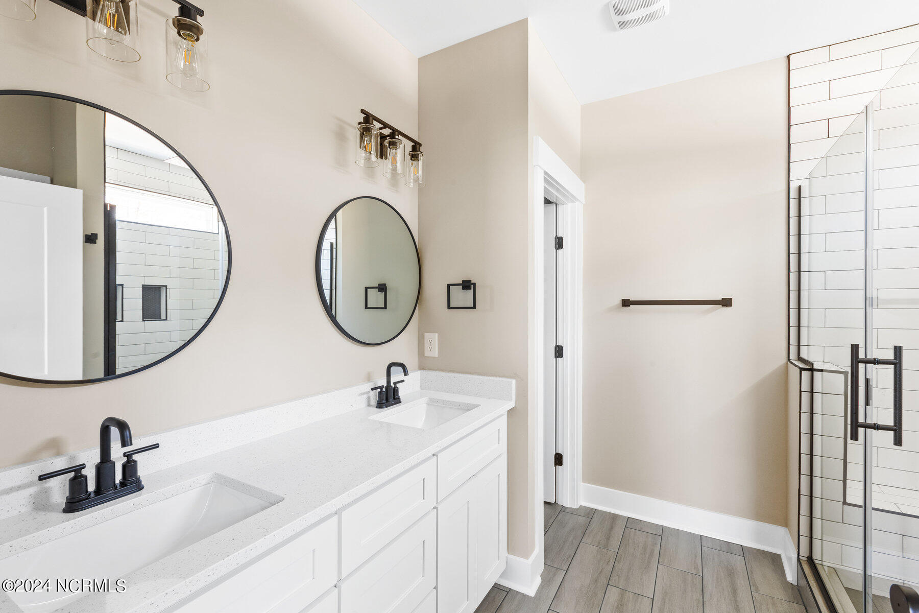 5216 Lone Eagle Court