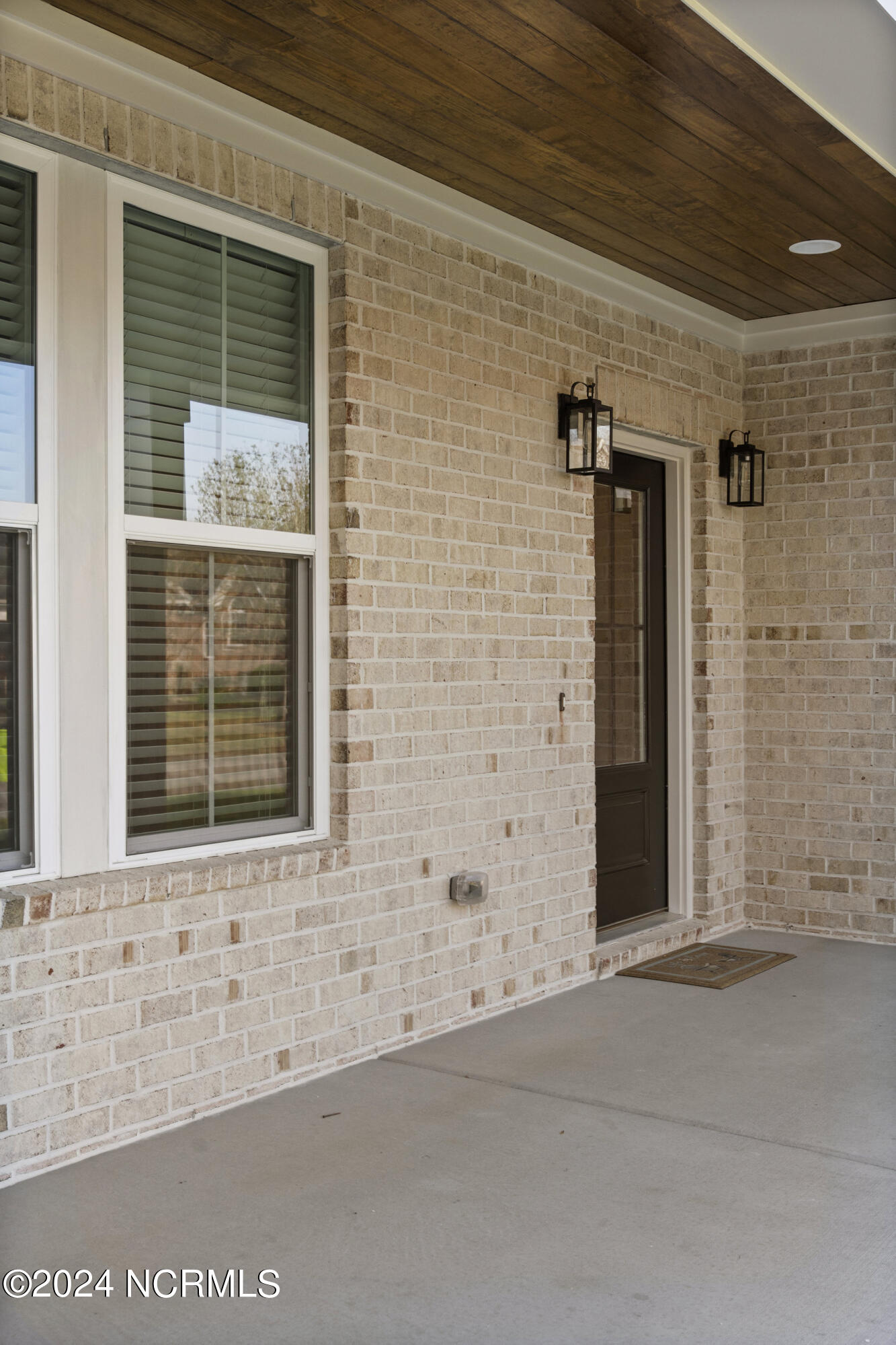 5216 Lone Eagle Court