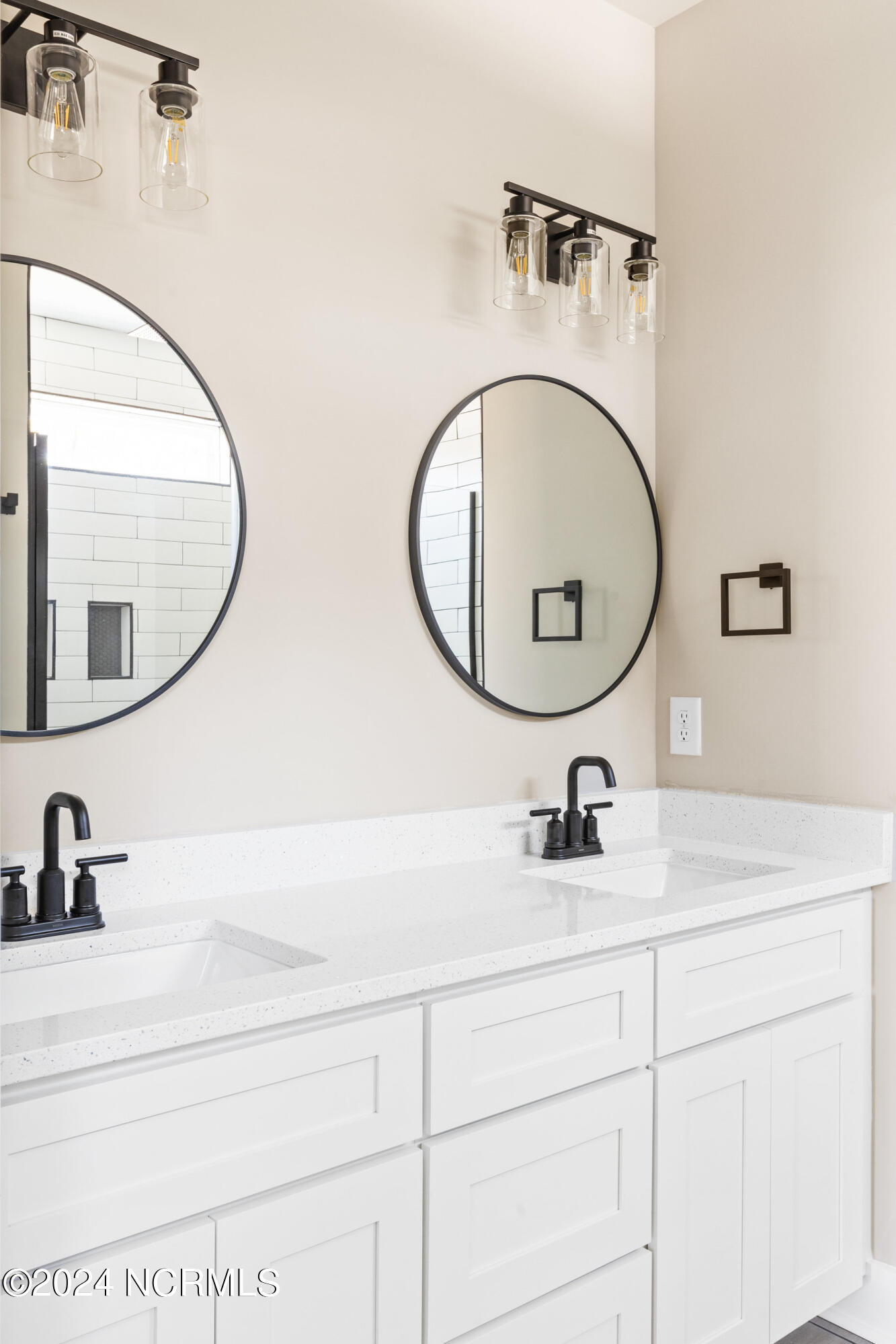 5216 Lone Eagle Court