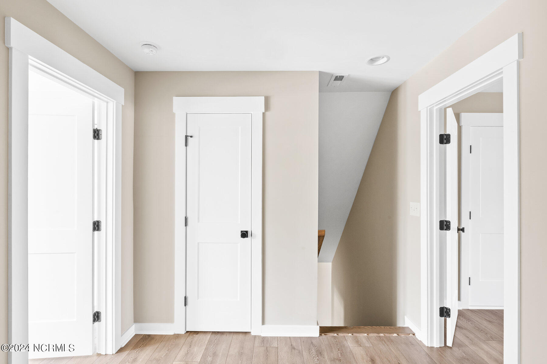 5216 Lone Eagle Court