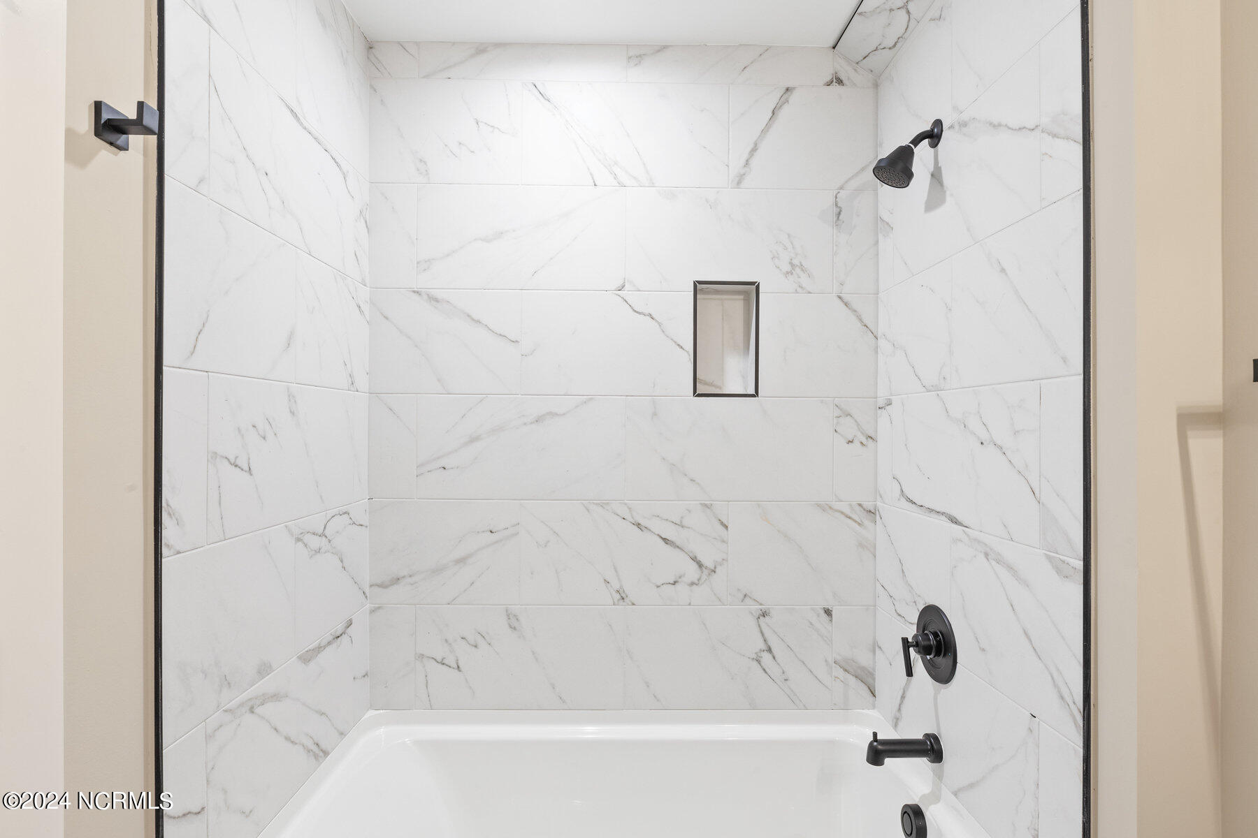 5216 Lone Eagle Court