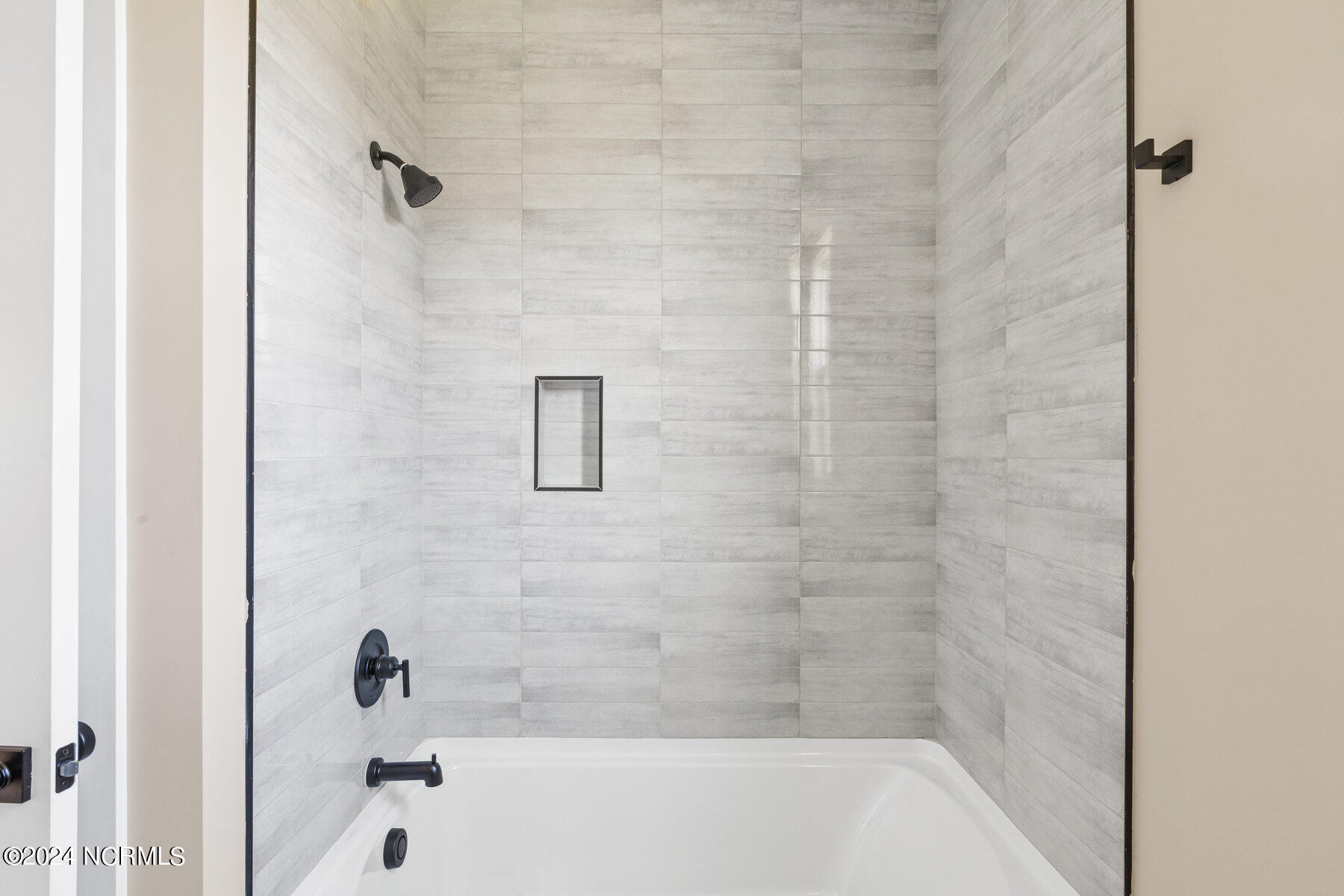 5216 Lone Eagle Court