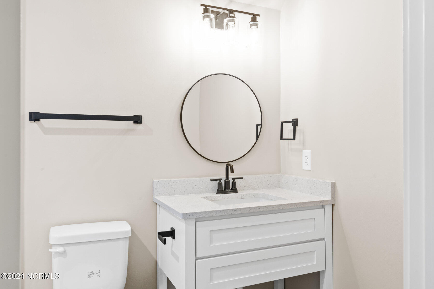 5216 Lone Eagle Court