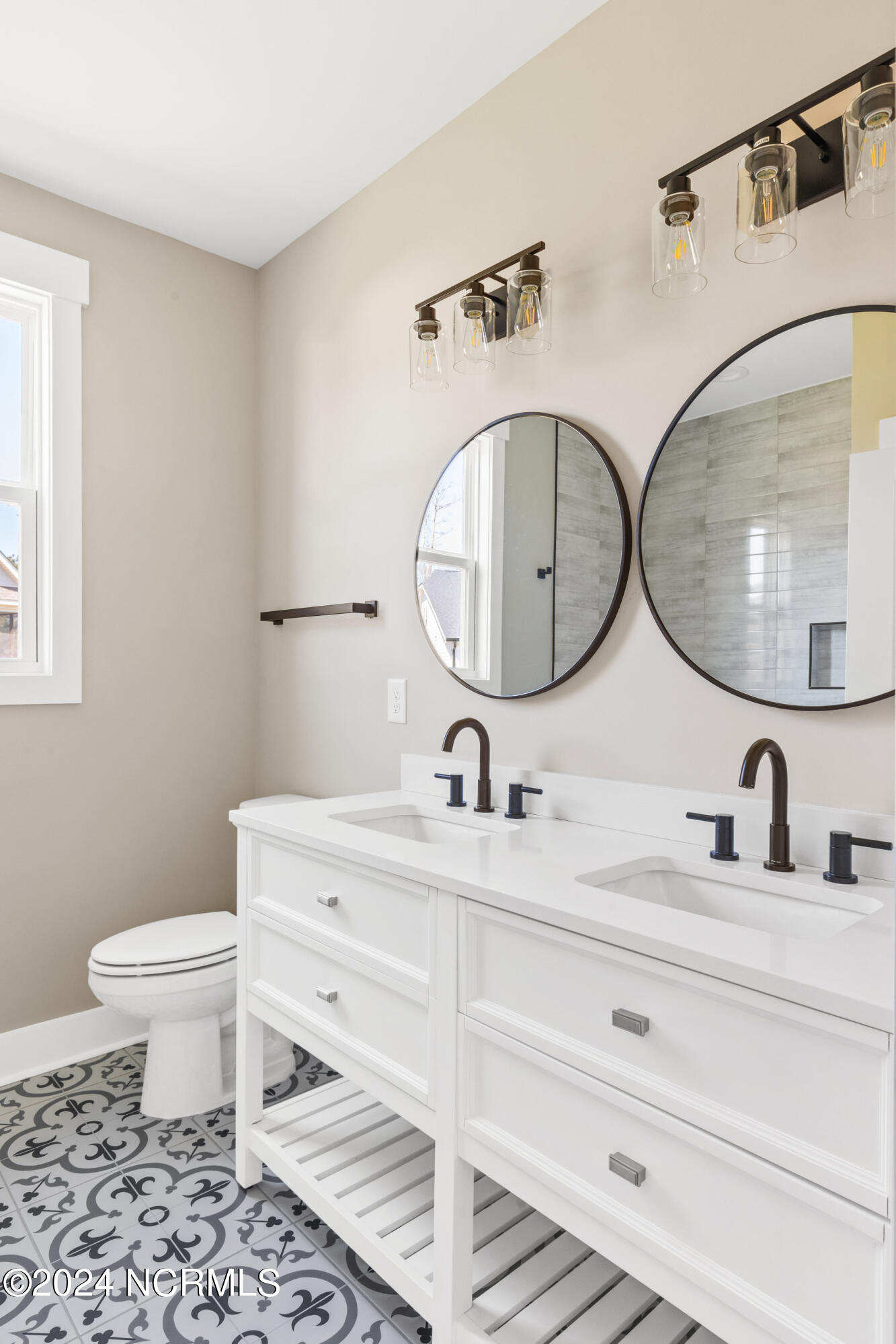 5216 Lone Eagle Court