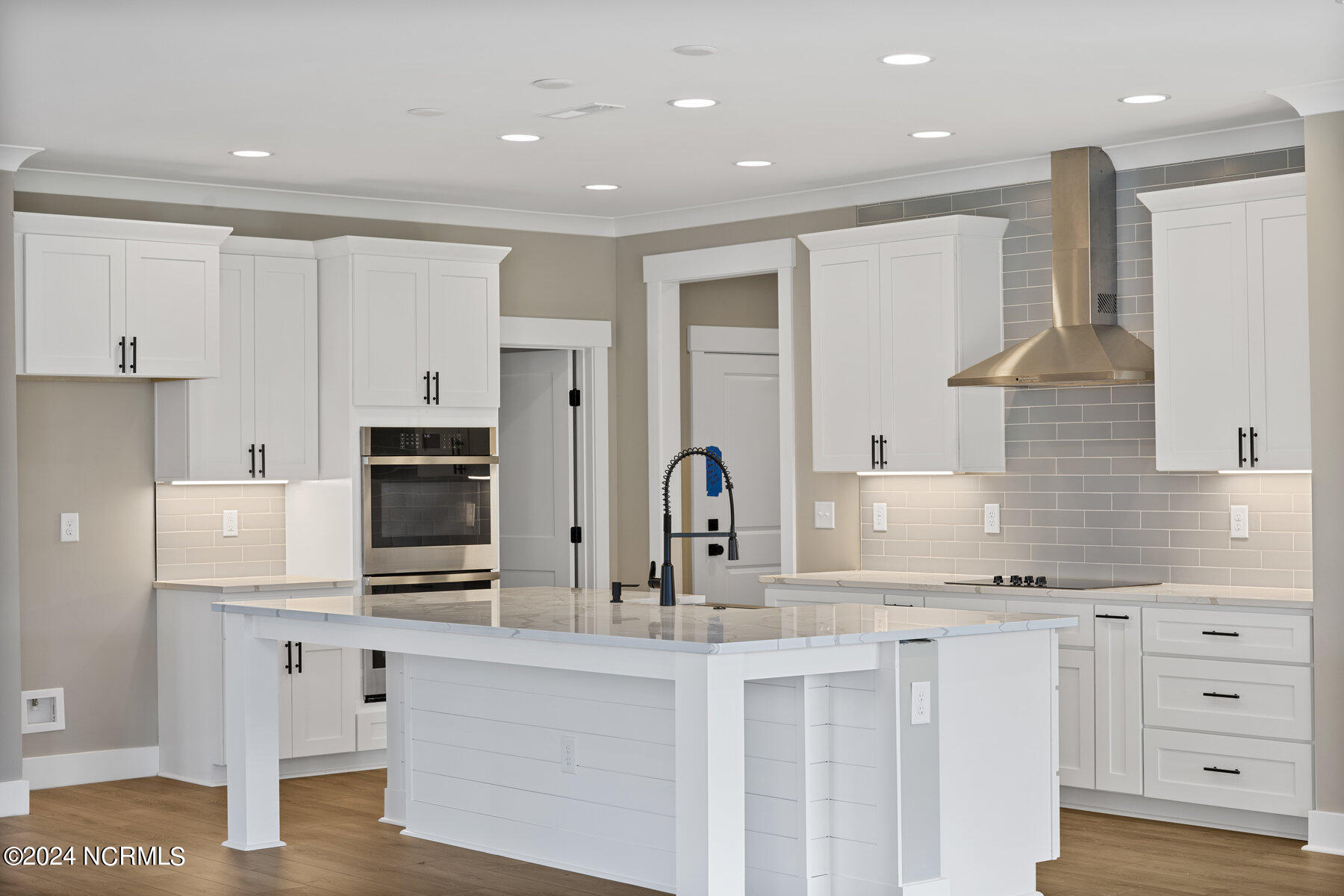 5216 Lone Eagle Court