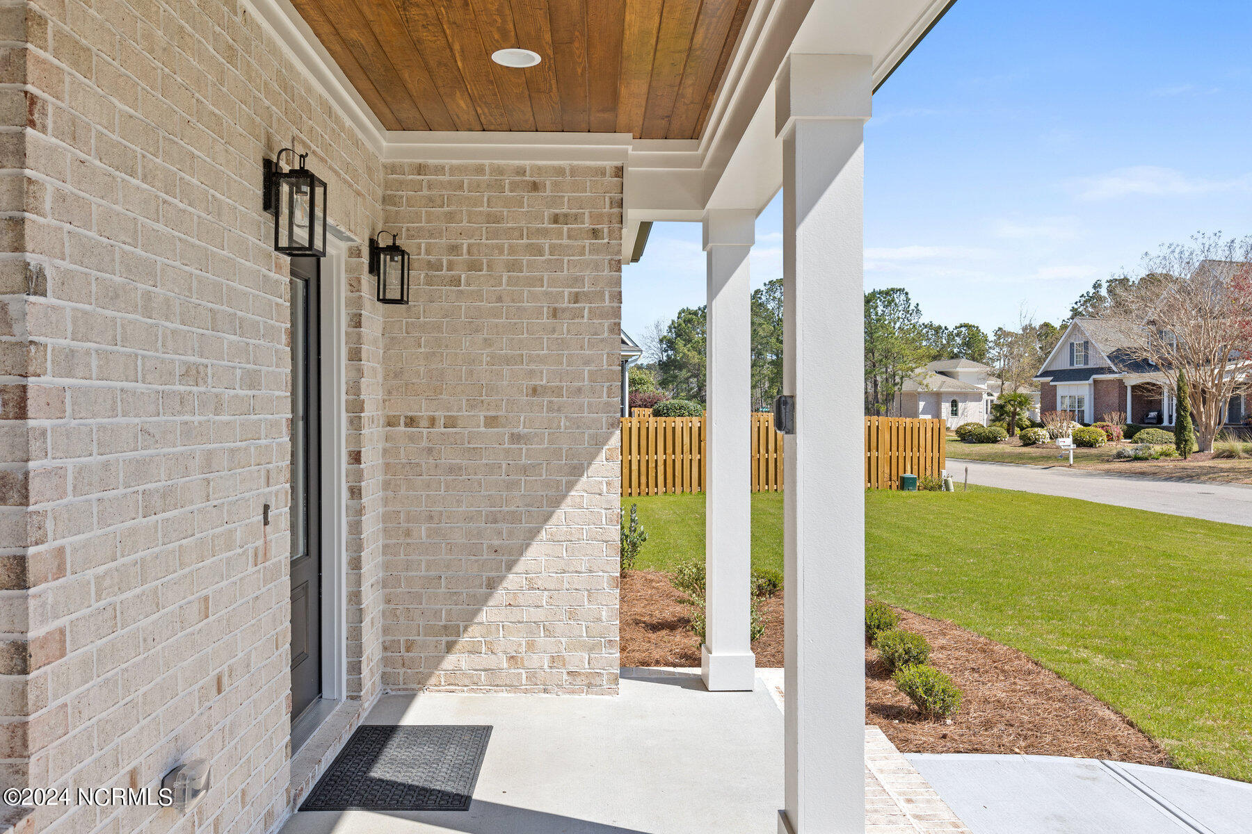 5216 Lone Eagle Court