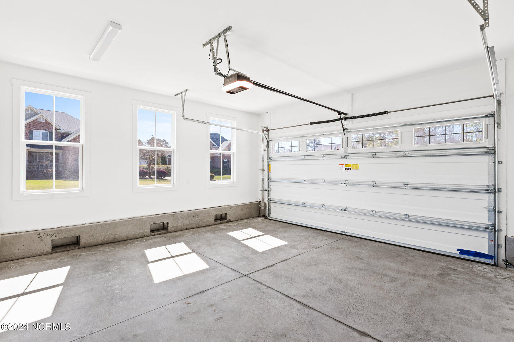 5216 Lone Eagle Court